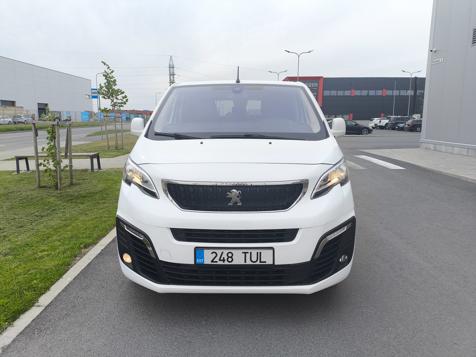 Peugeot Traveller 2017, photo 4/10