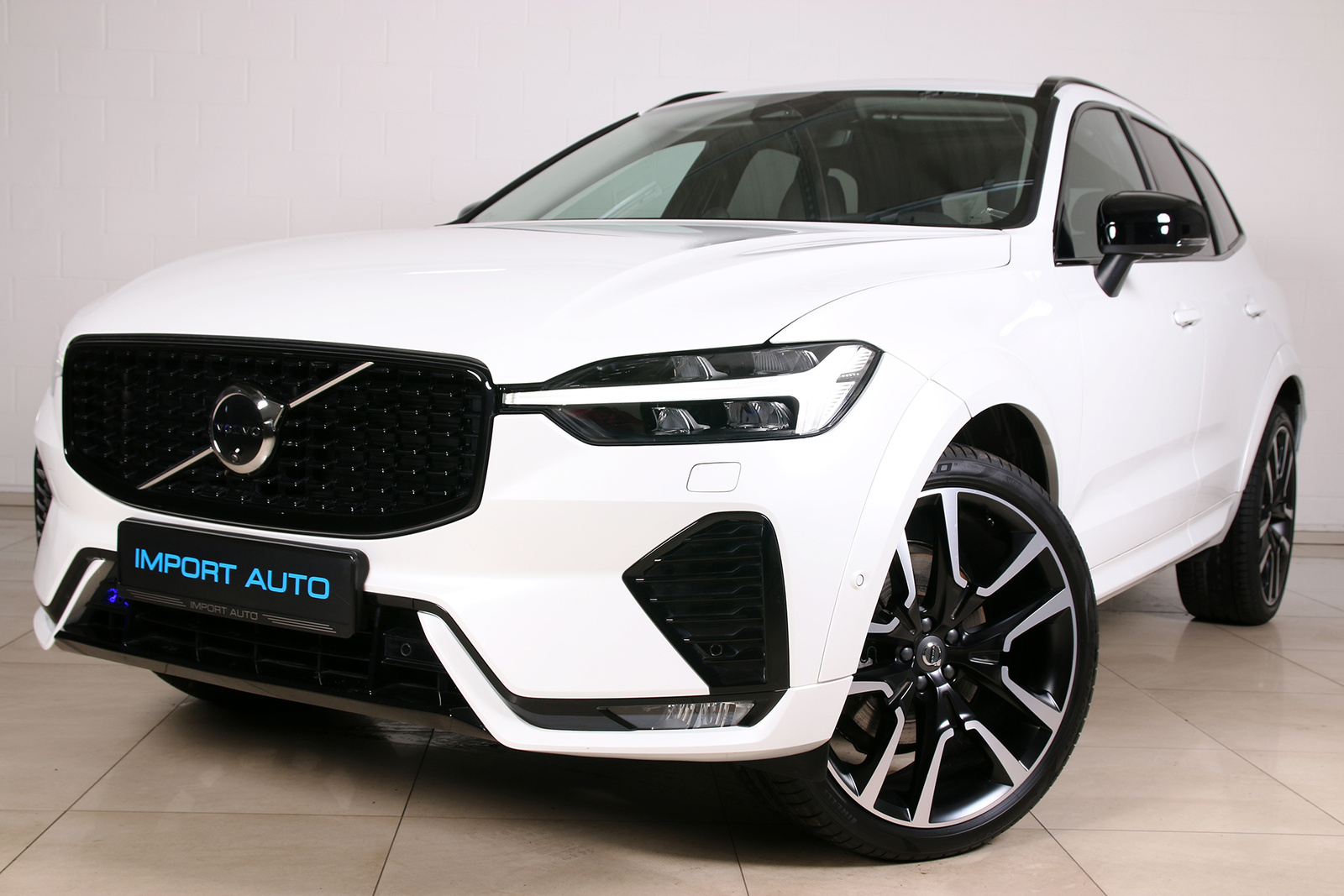 Volvo XC60 AWD ULTIMATE DARK LUXURY XENIUM FULL 2.0 B4 KERS Mild Hybrid 145kW