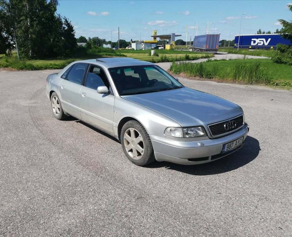 Audi A8 1995, photo 4/9