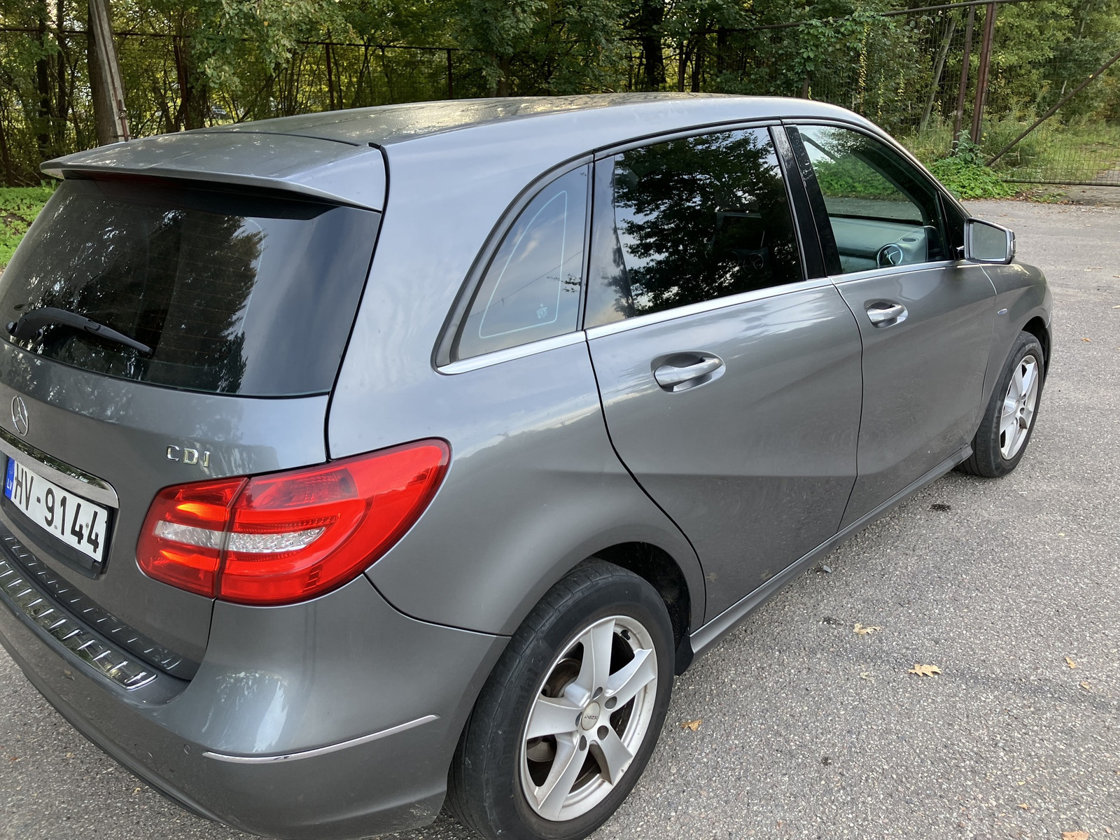 Mercedes-Benz B 180 2012, kuva 3/9