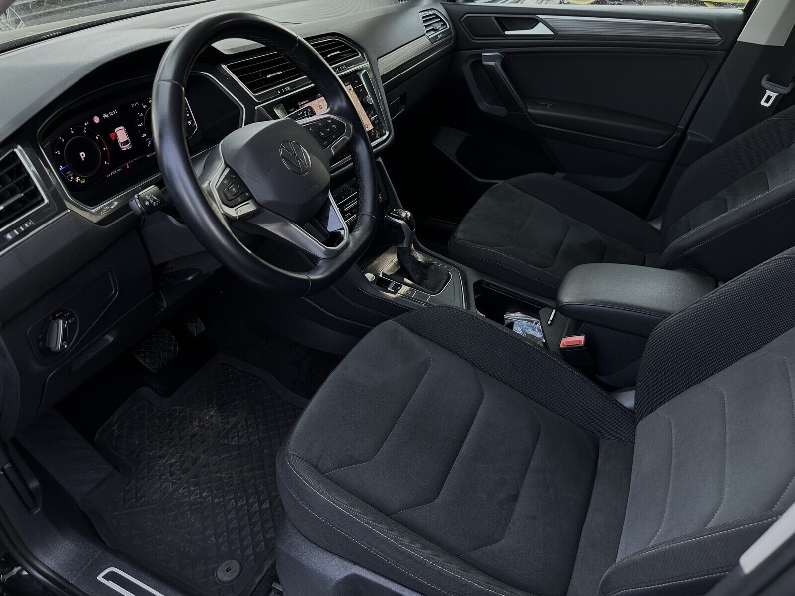 Volkswagen Tiguan 2023, photo 7/10