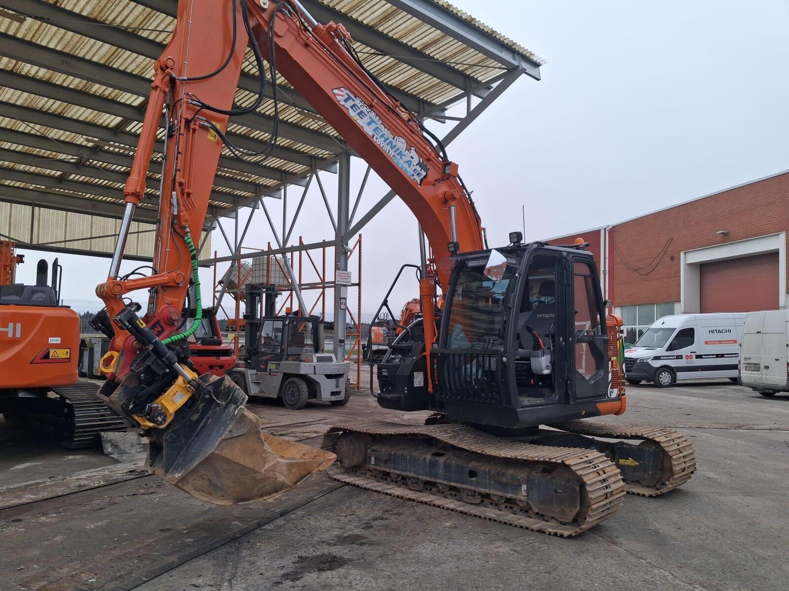 Hitachi ZX135 US-6, kuva 4/30