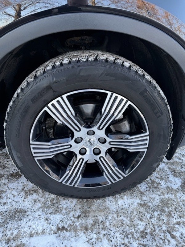 Volvo XC40 2021, kuva 4/4