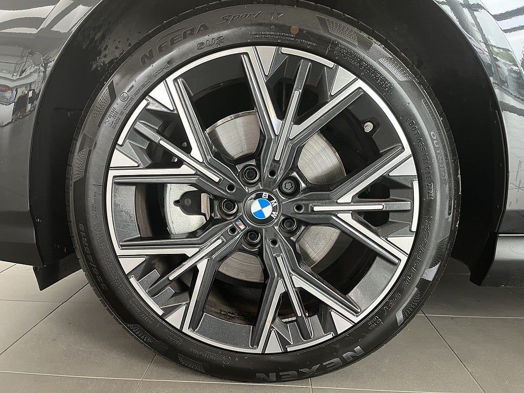 BMW 120 2025, photo 4/10