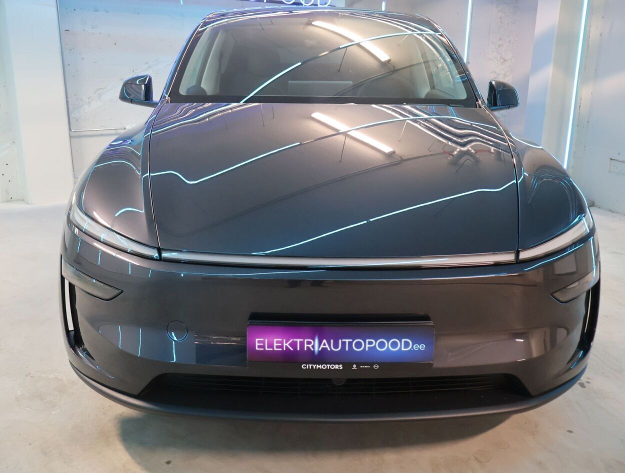 Tesla Model Y 2026, photo 2/26