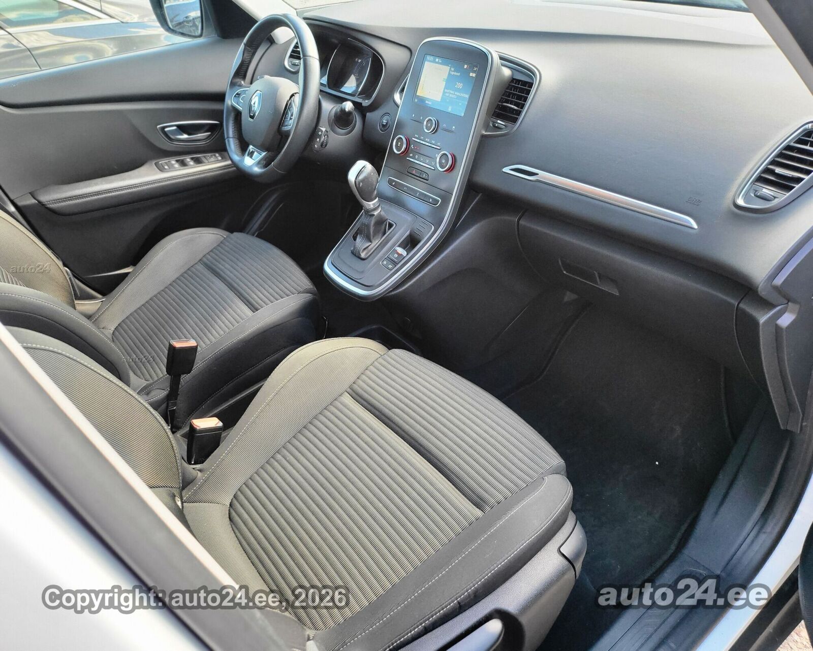 Renault Grand Scenic 2019, photo 6/24