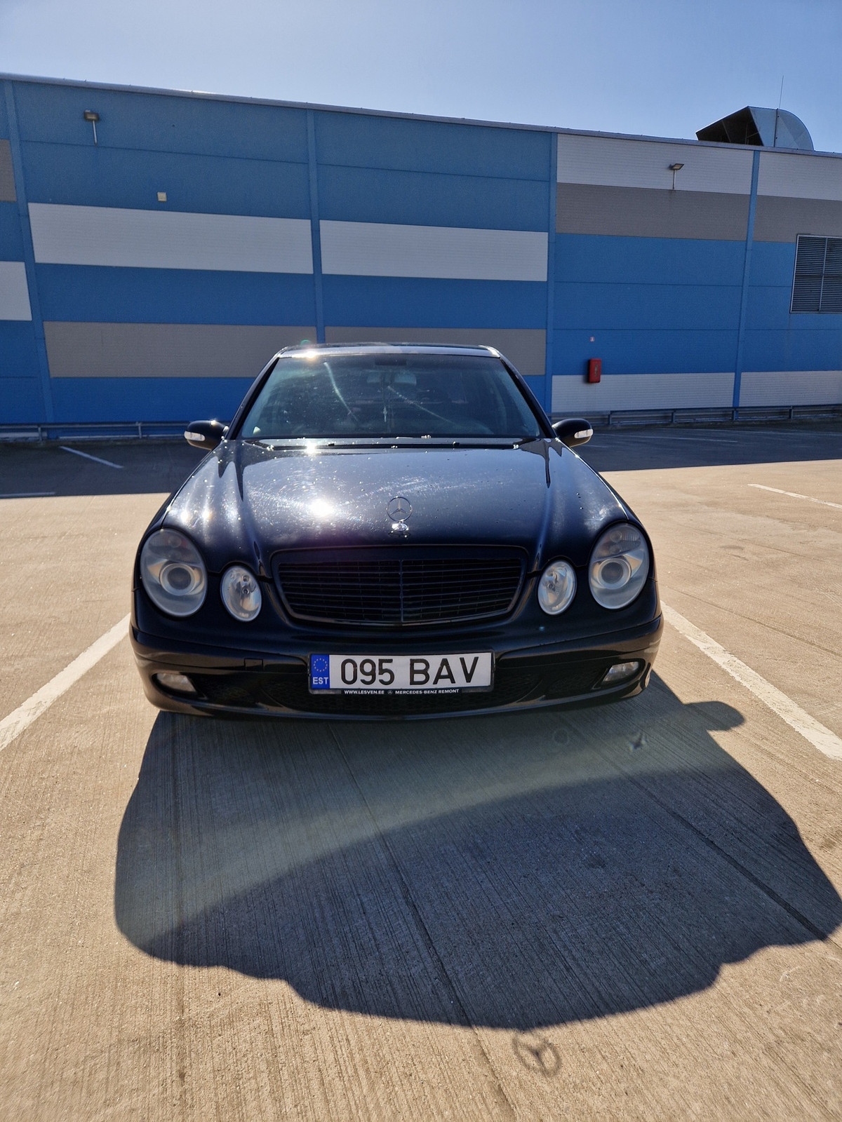 Mercedes-Benz E 220 2004, kuva 7/8