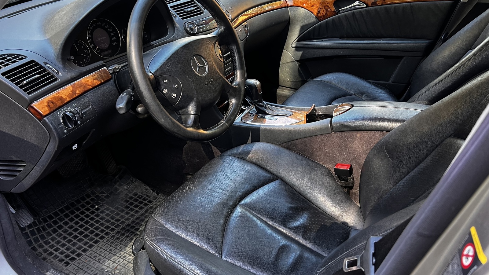 Mercedes-Benz E 220 2004, kuva 7/9