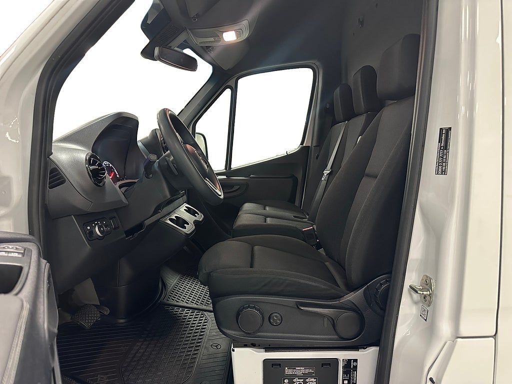 Mercedes-Benz Sprinter 2023, photo 6/27