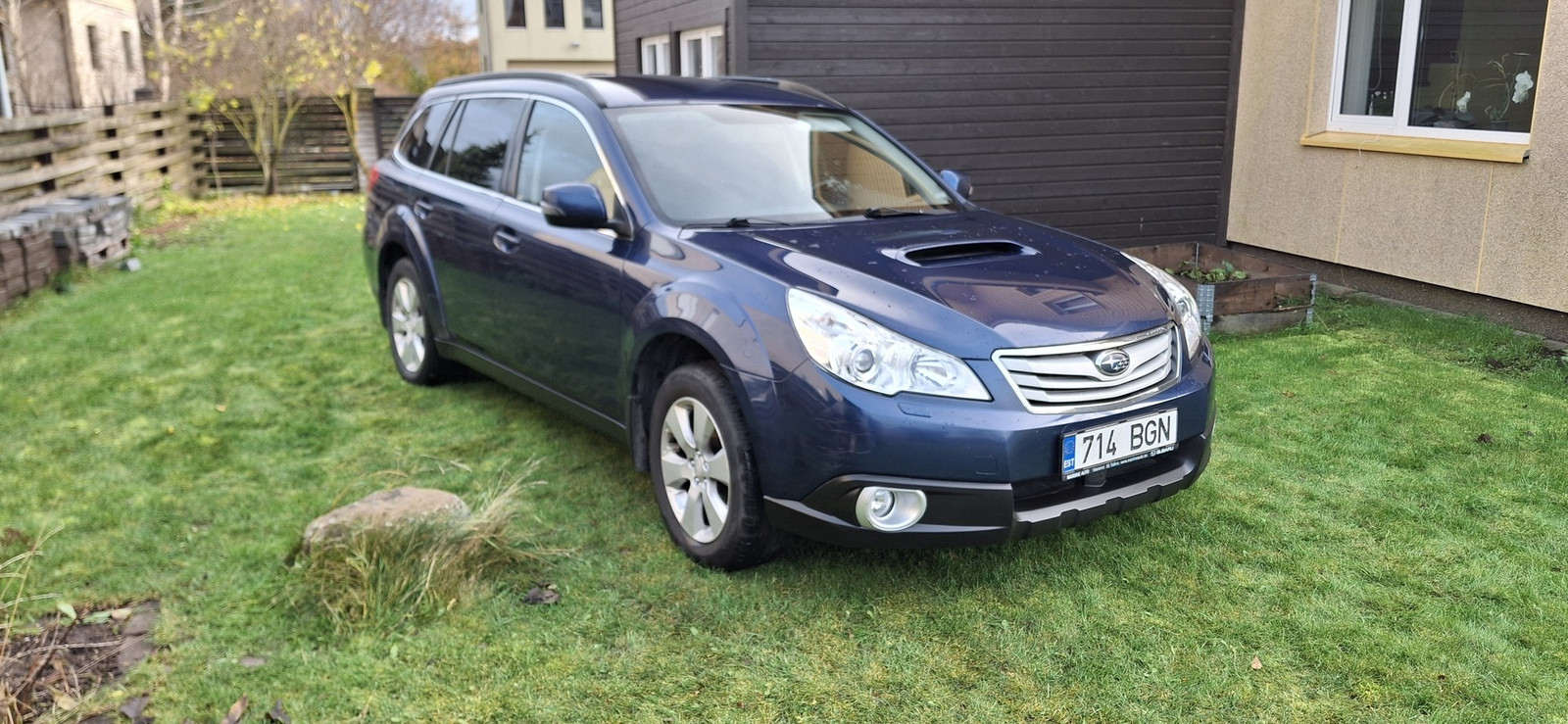 Subaru Legacy 2012, photo 3/10
