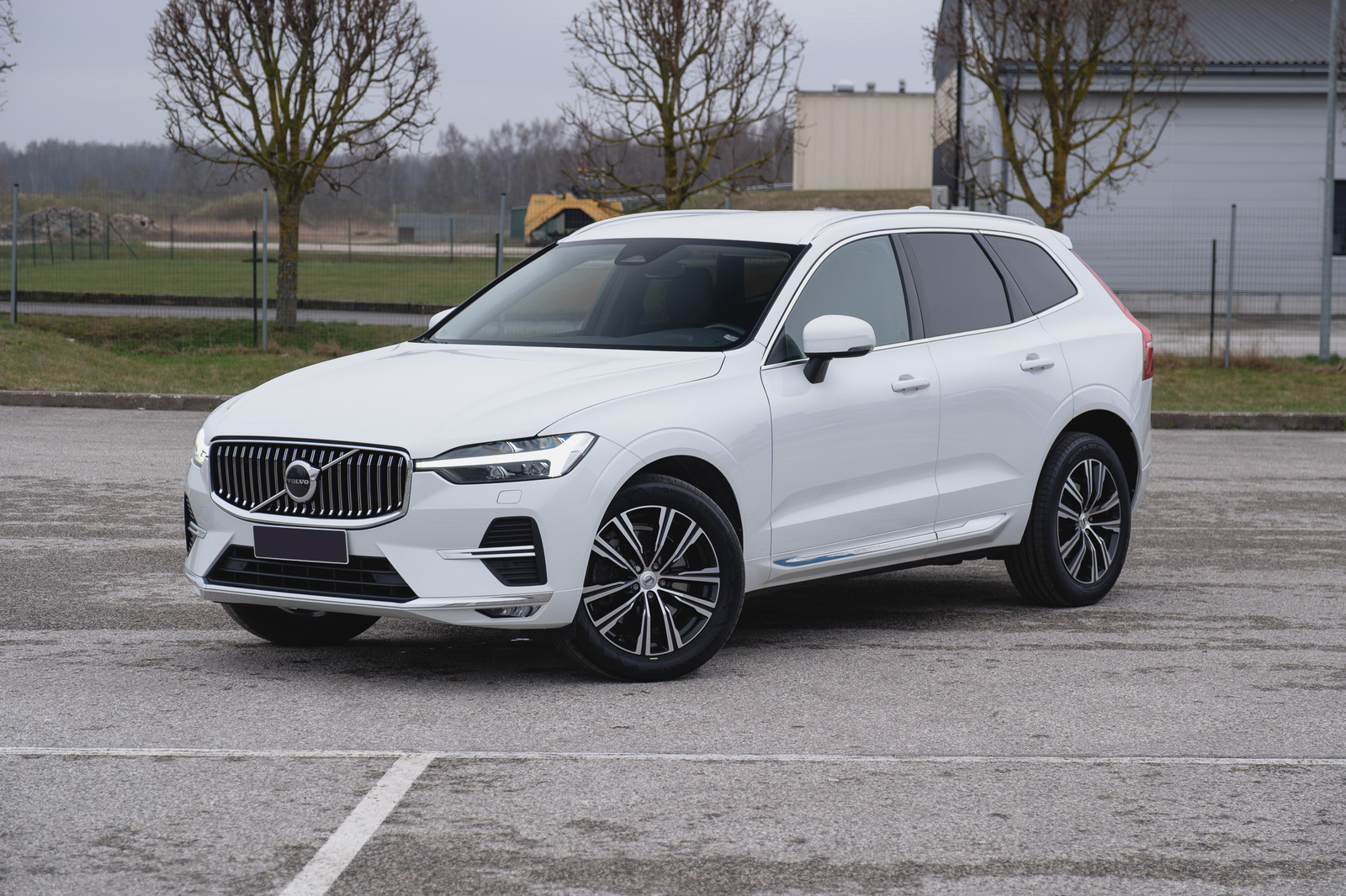 Volvo XC60 2021, photo 2/10
