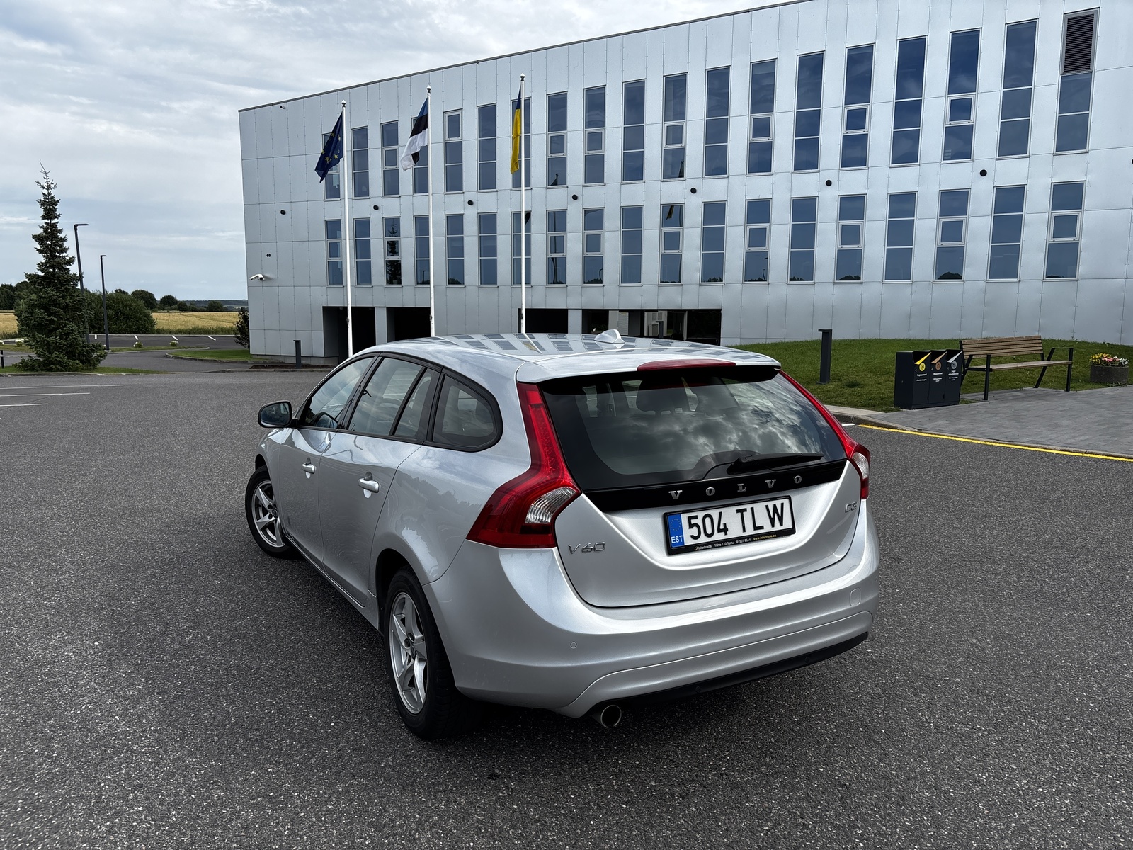 Volvo V60 2016, photo 2/14