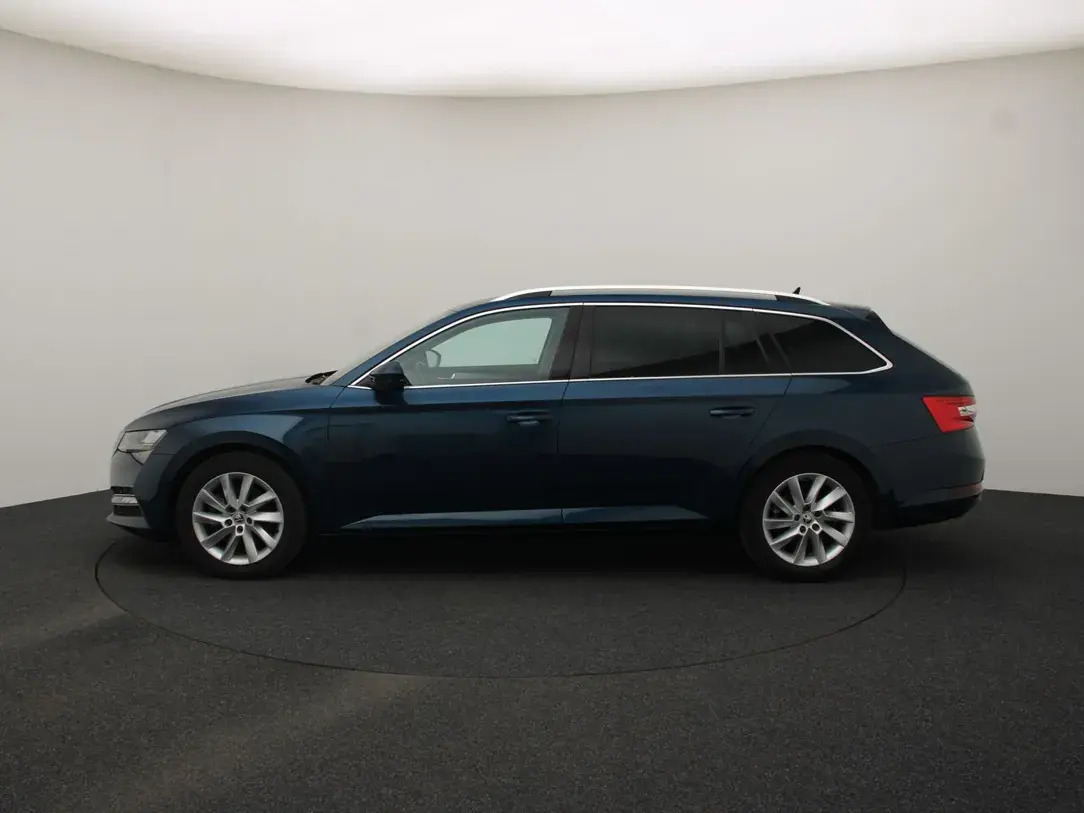 Škoda Superb 2021, photo 6/36
