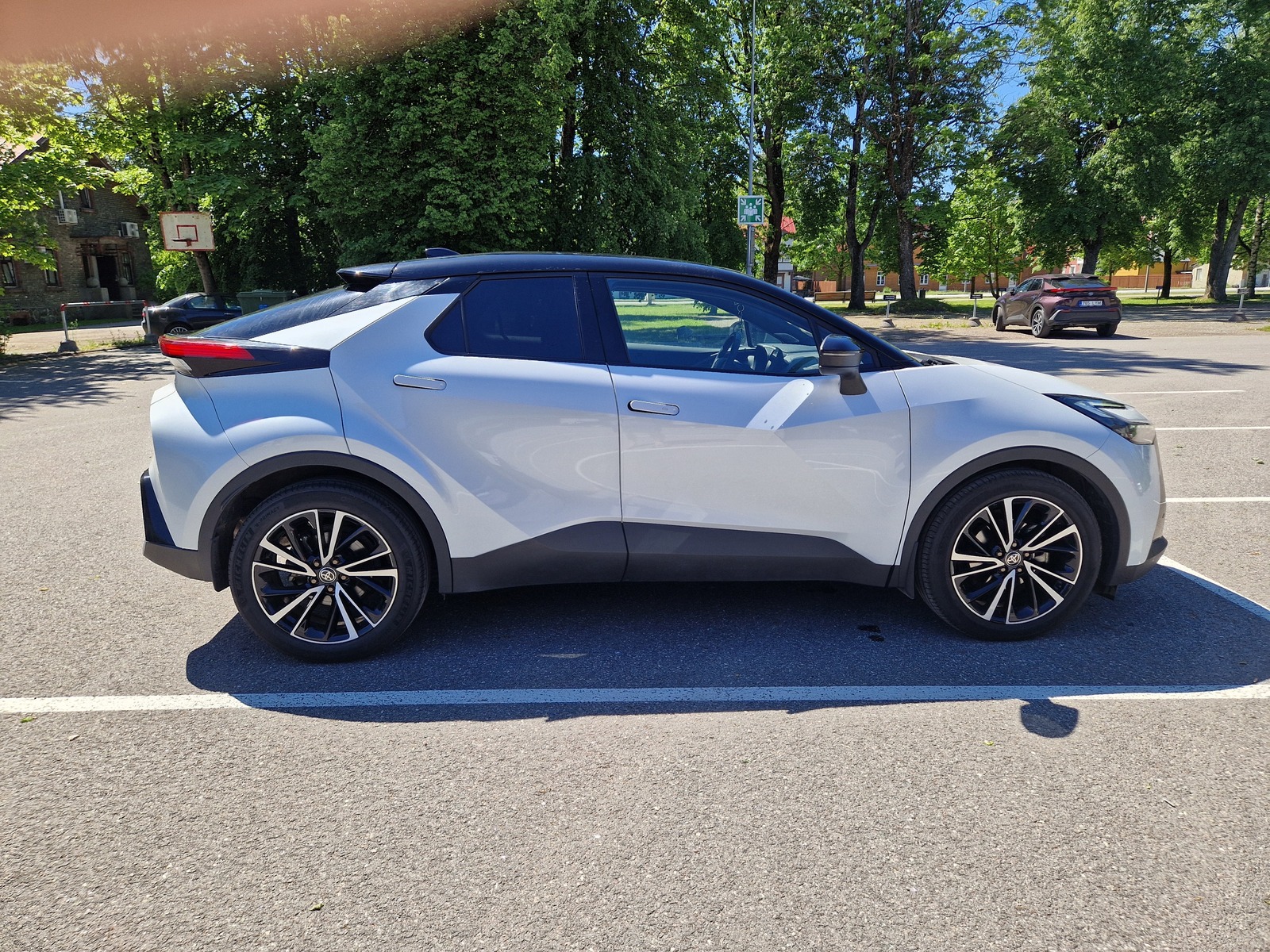 Toyota C-HR 2024, photo 5/10