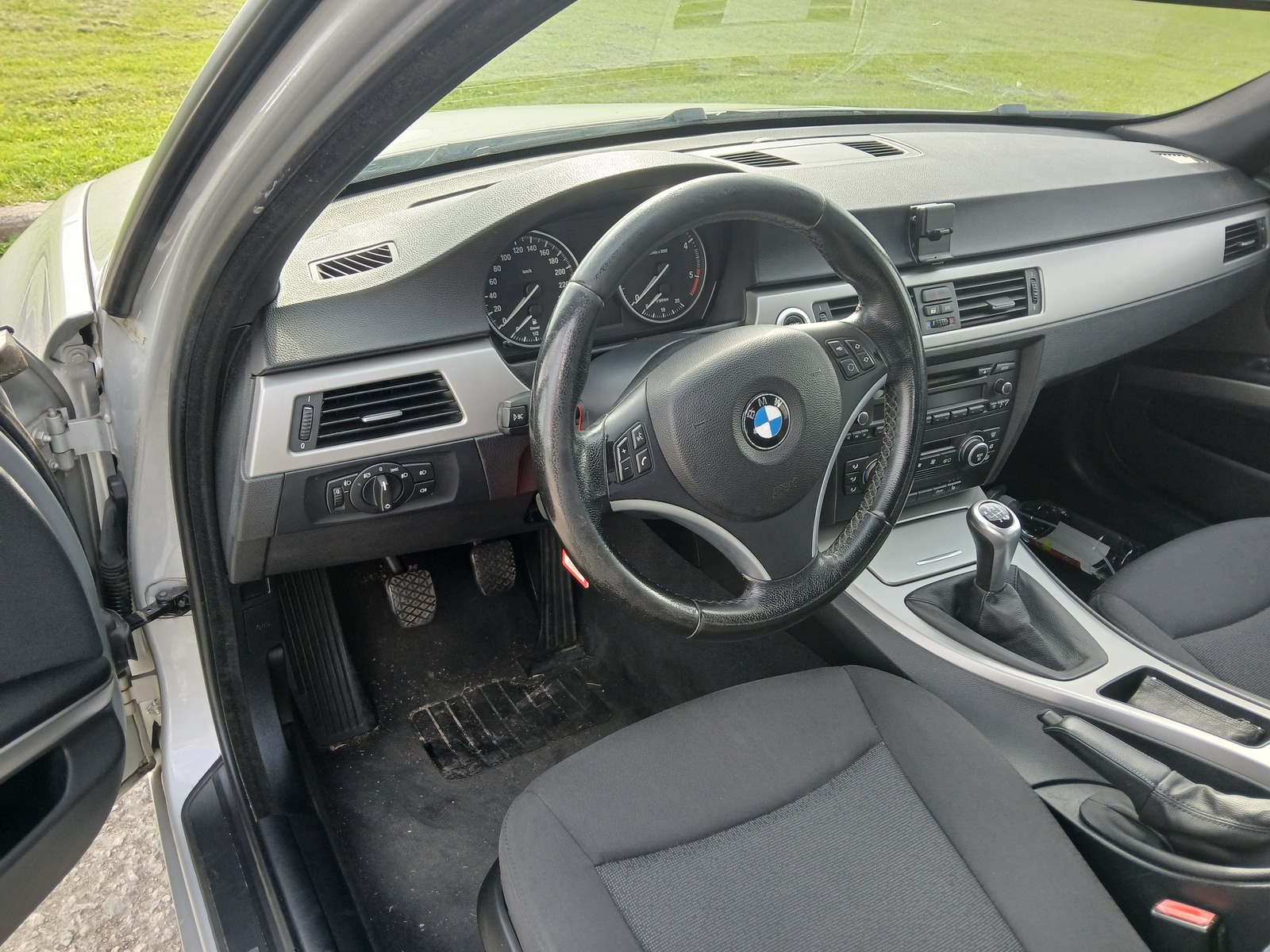 BMW 318 d 2008, photo 7/8