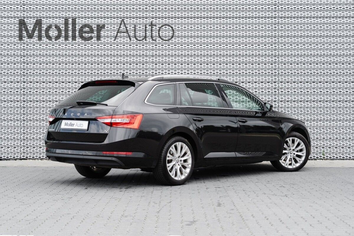 Škoda Superb 2022, photo 4/30