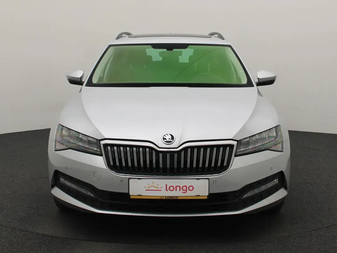 Škoda Superb 2022, photo 3/10