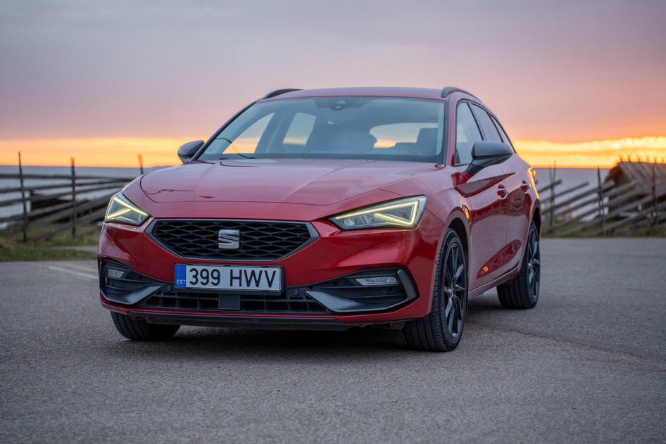 SEAT Leon, 2021, 1.4, 110 kW, plug-in hybrid (petrol/electric), automatic, front-wheel drive