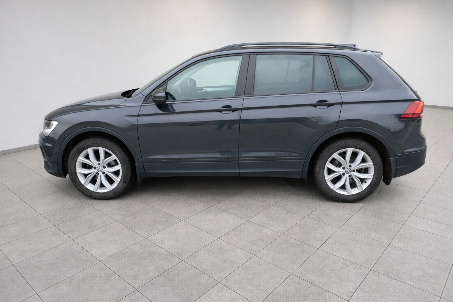 Volkswagen Tiguan 2016, photo 4/23