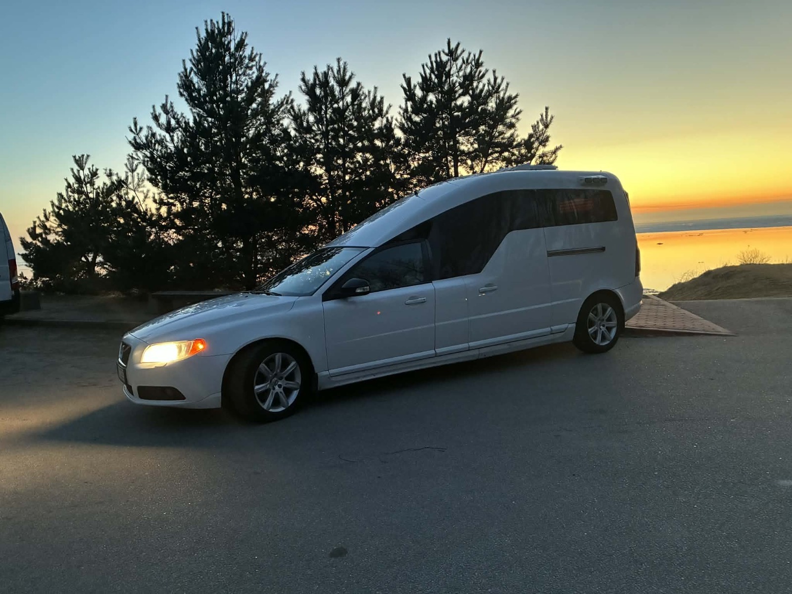 Volvo NILSSON V70 AMBULANCE