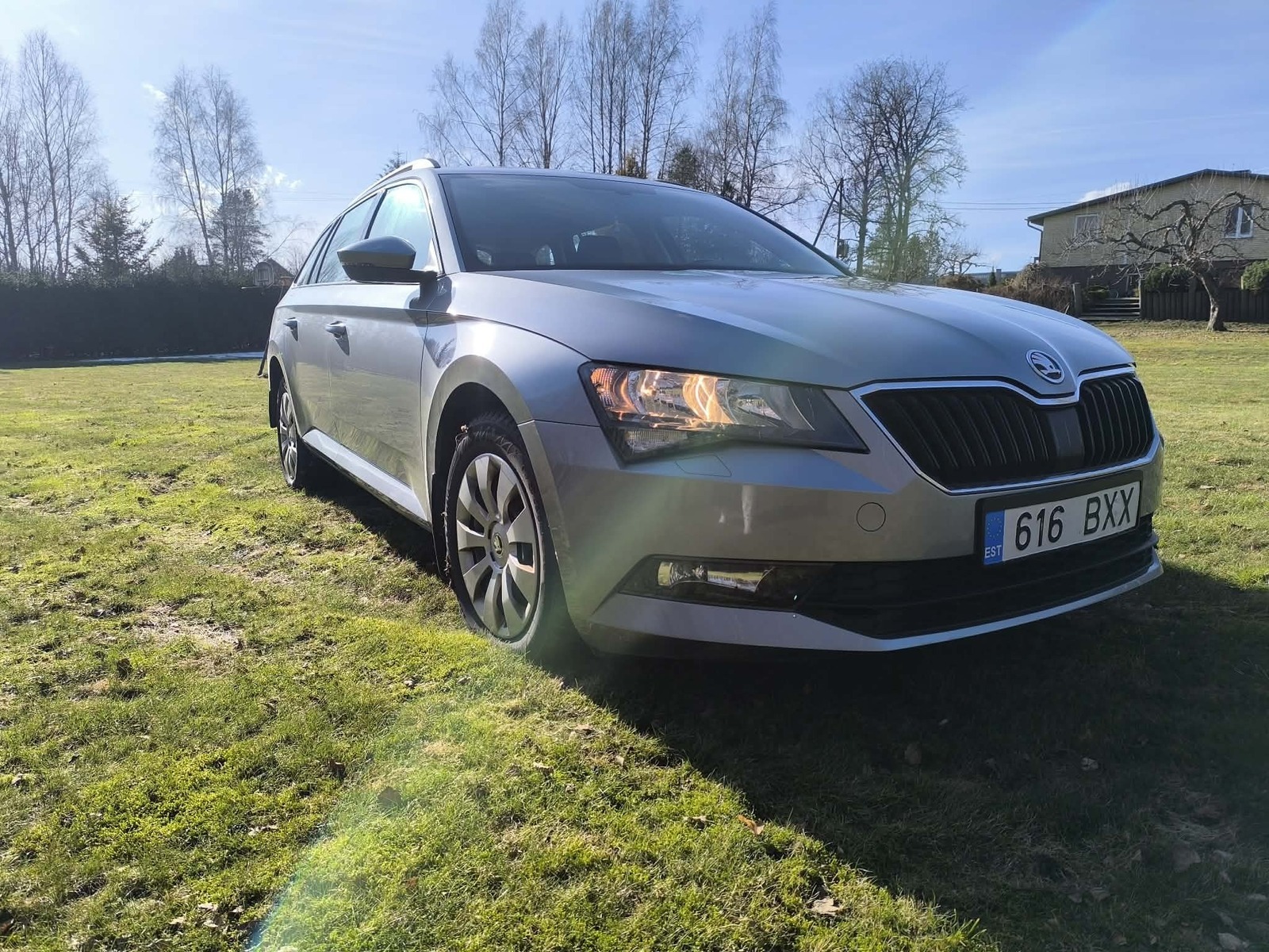 Škoda Superb 2018, photo 4/11