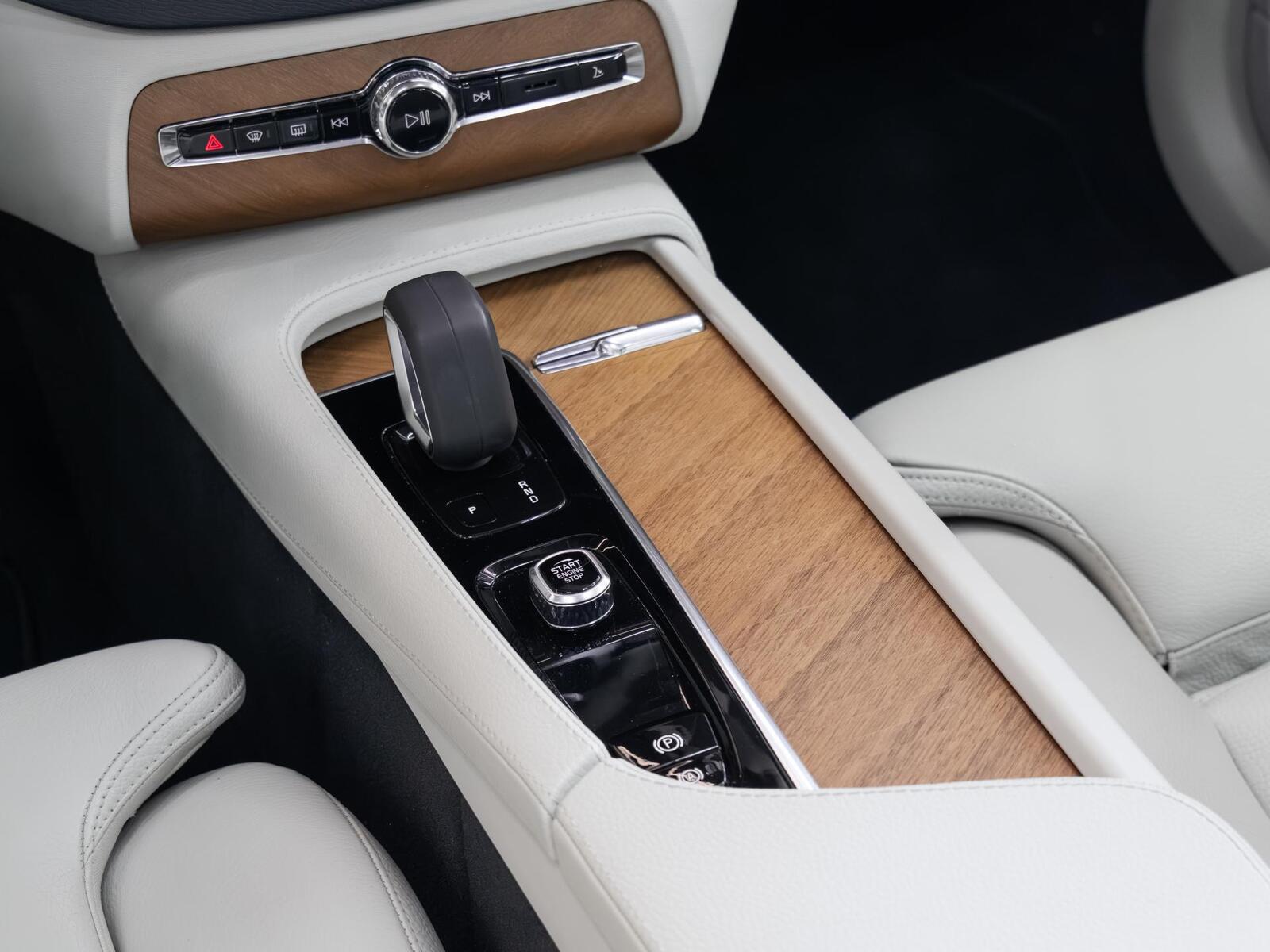 Volvo XC90 2021, photo 7/15
