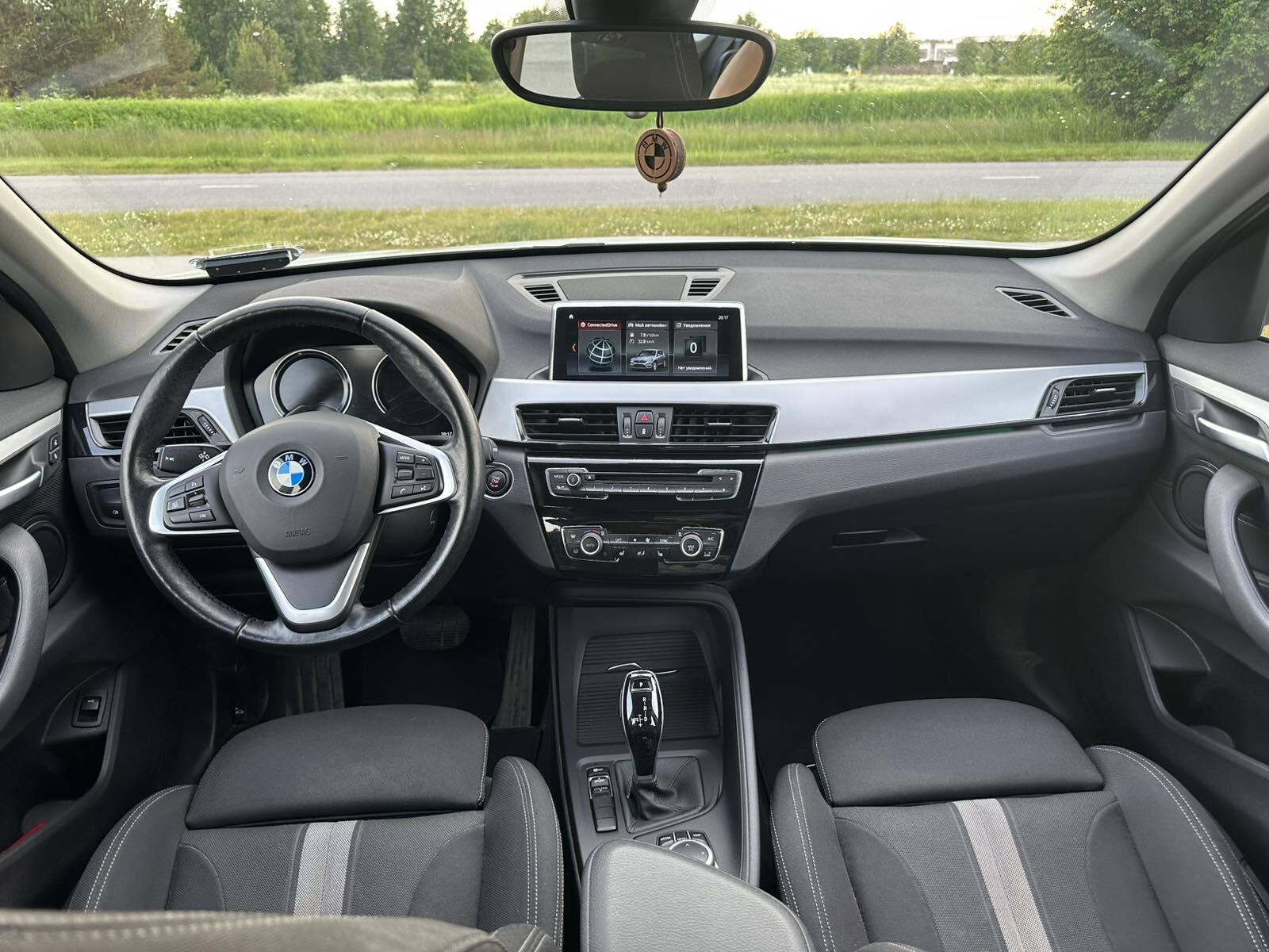 BMW X1 2021, photo 7/14