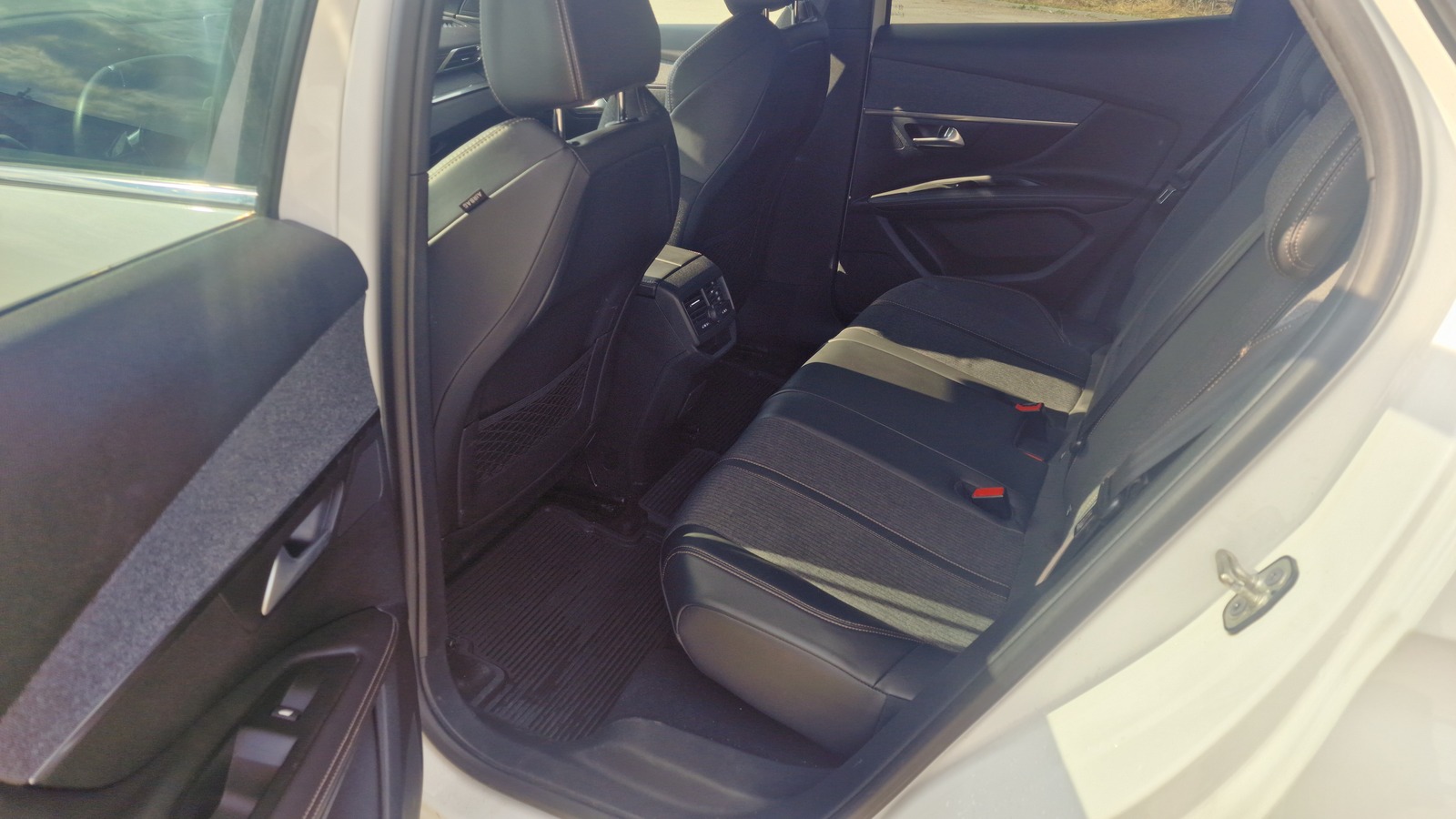 Peugeot 3008 2017, photo 7/10