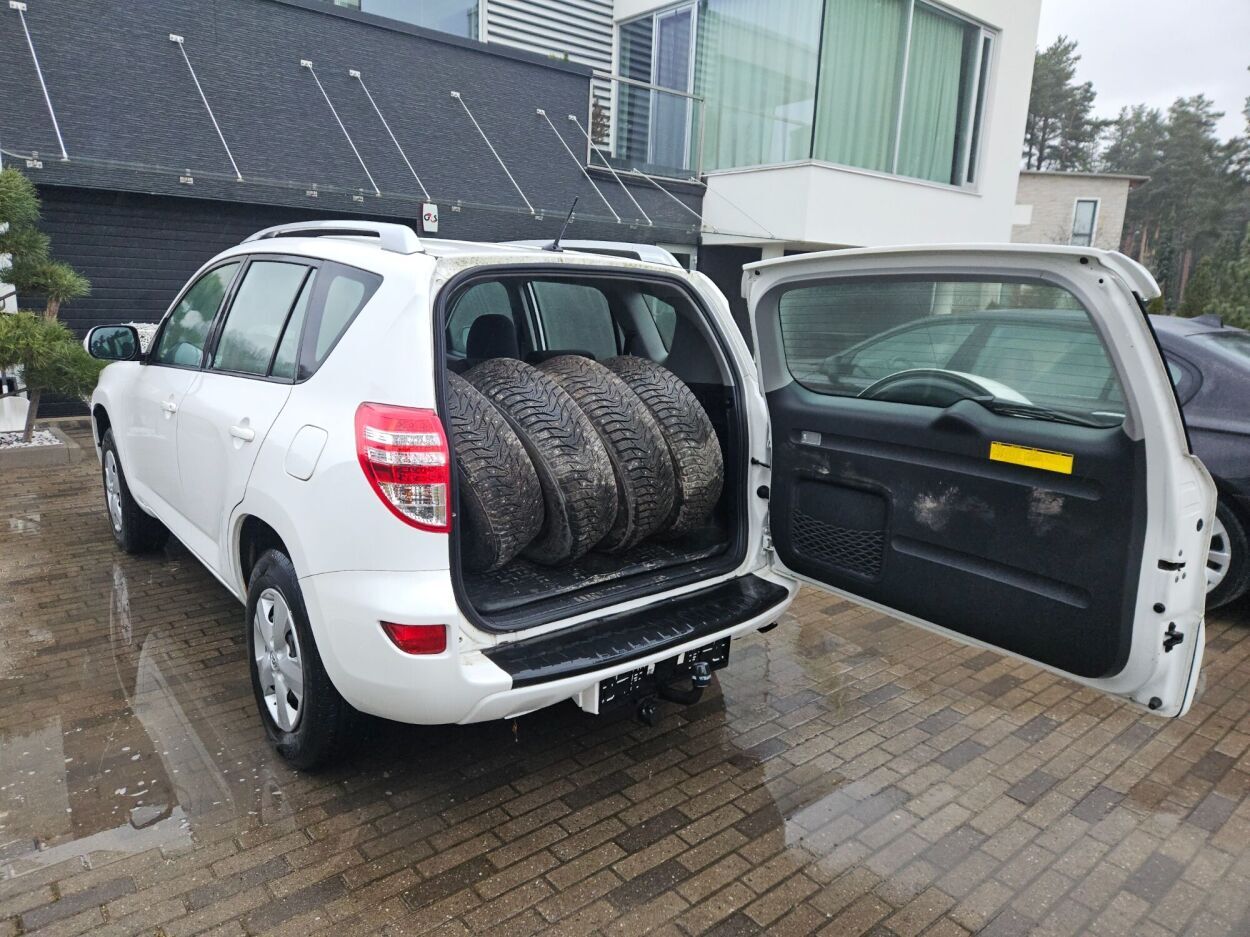 Toyota RAV4 2010, kuva 5/6