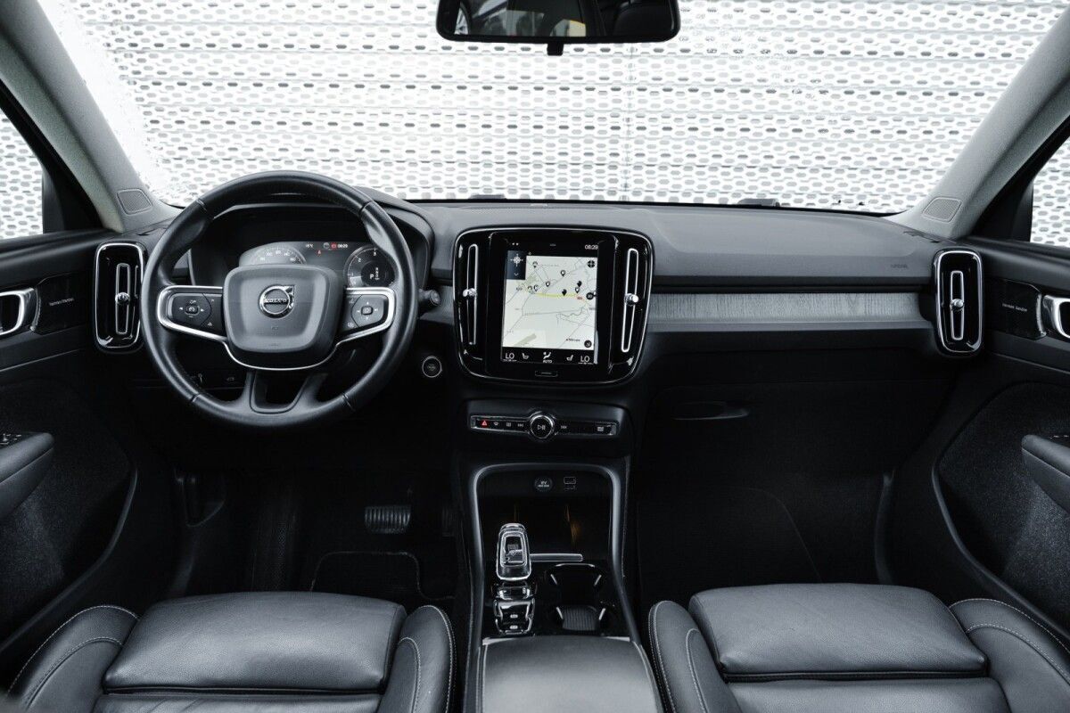 Volvo XC40 2019, photo 6/28