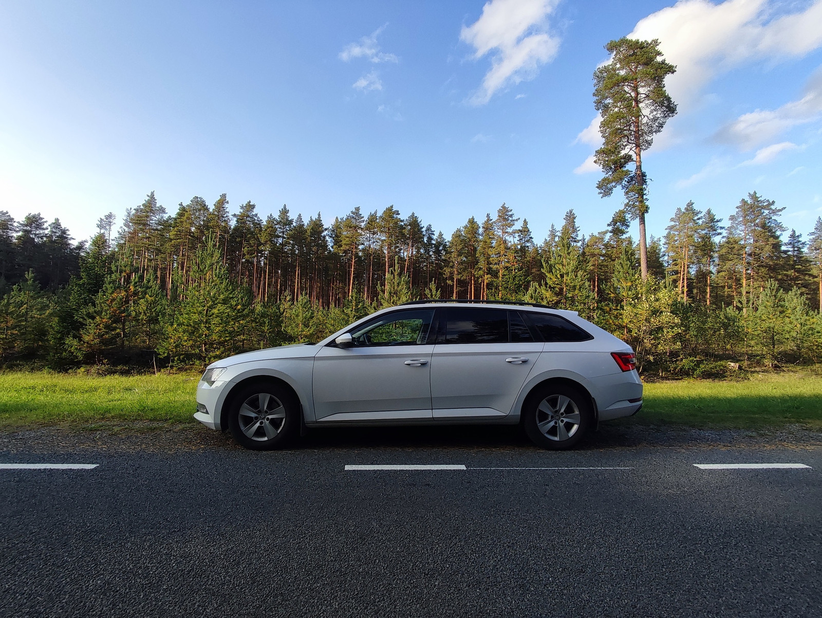 Škoda Superb 2017, photo 3/9