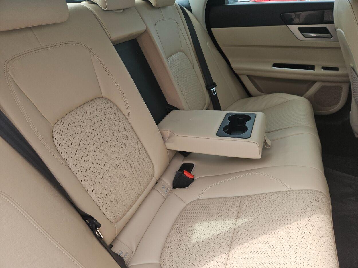 Jaguar XF 2016, kuva 6/6
