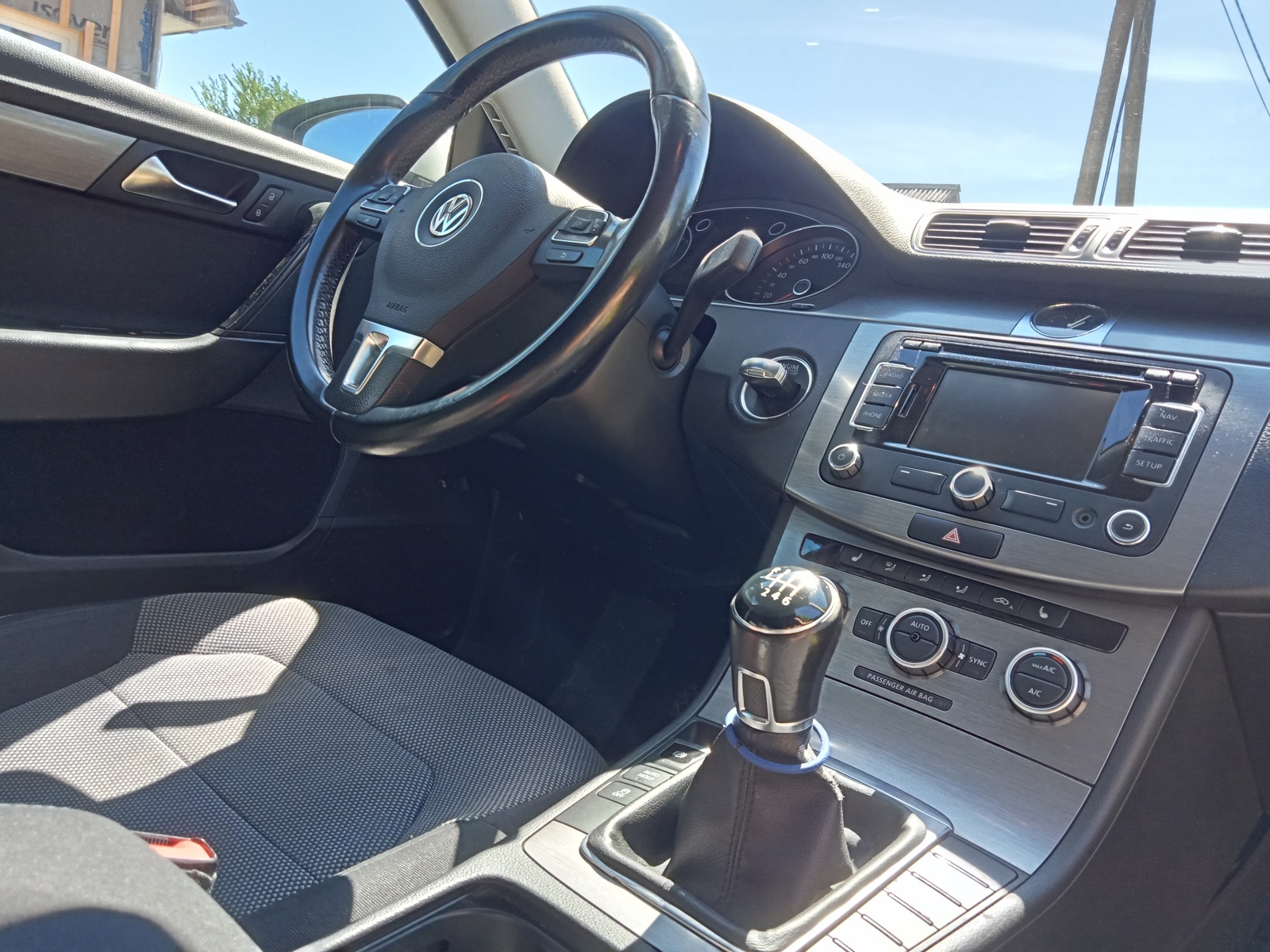 Volkswagen Passat 2012, photo 7/10