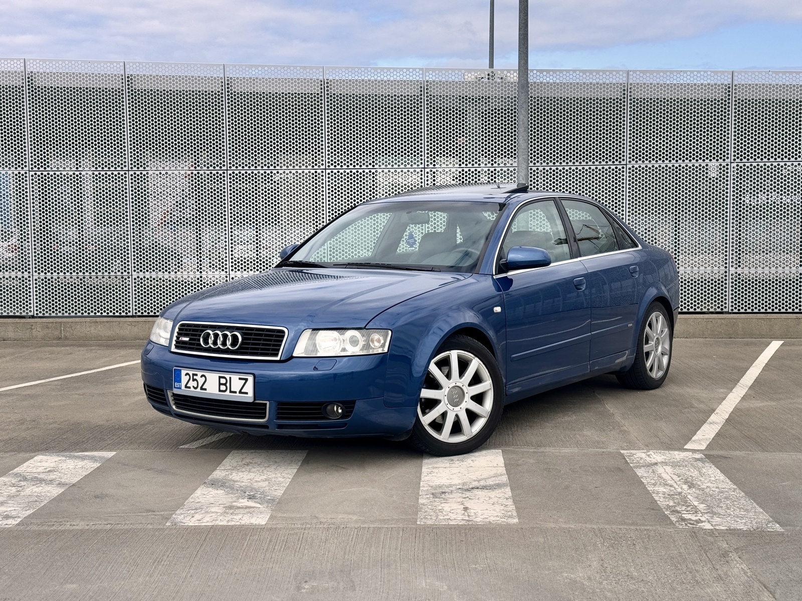 Audi A4 2.5 120kW