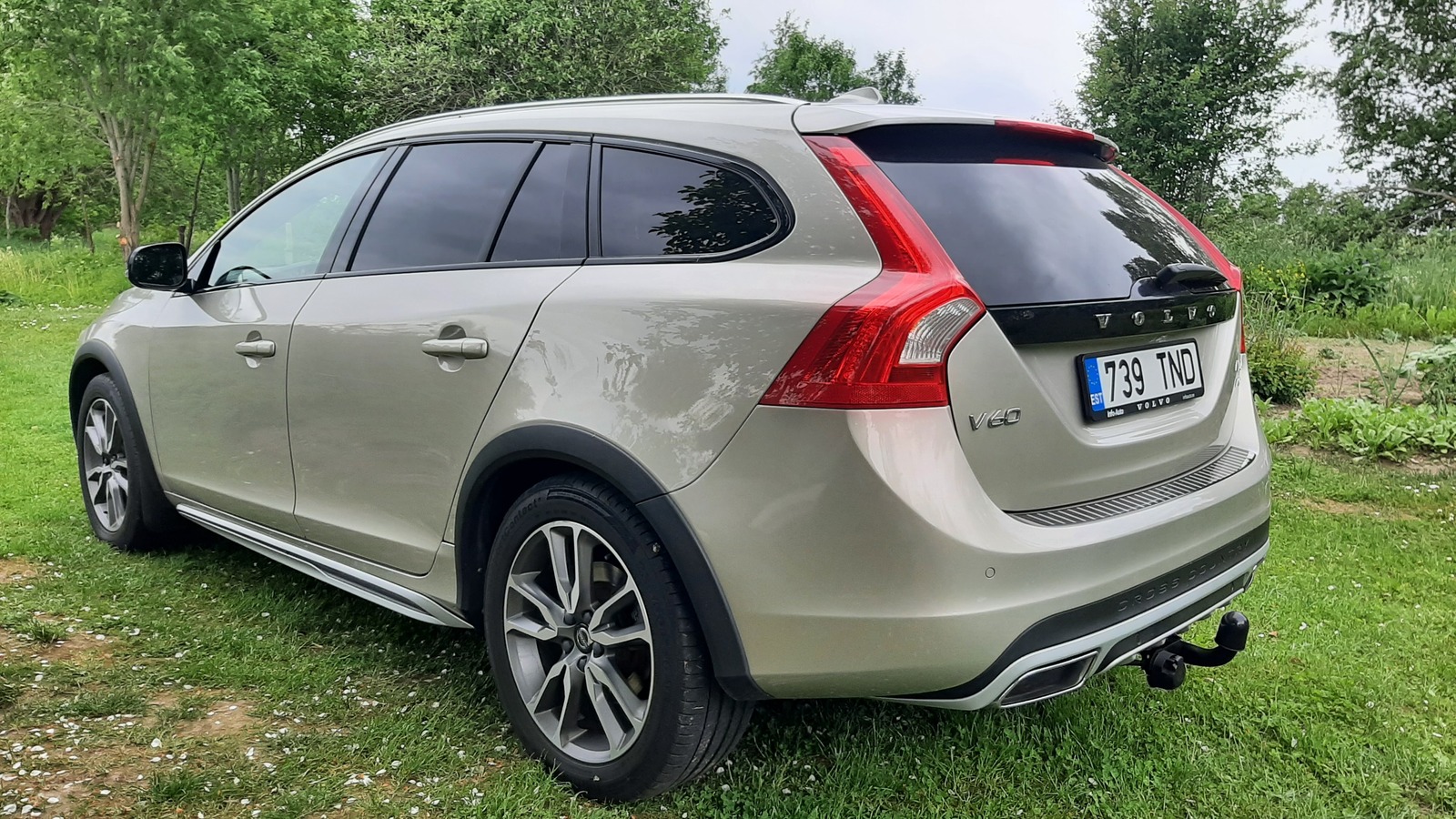 Volvo V60 Cross Country 2018, photo 3/17