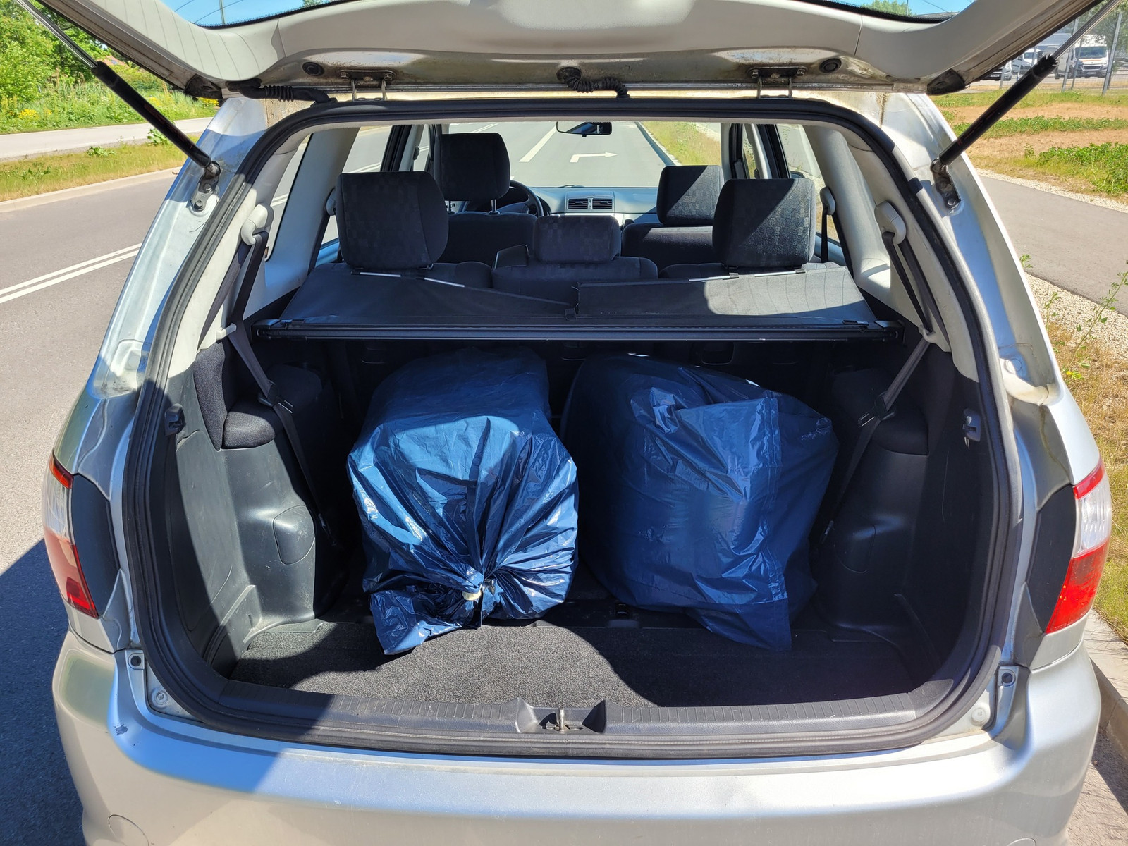 Toyota Avensis Verso 2004, photo 5/5