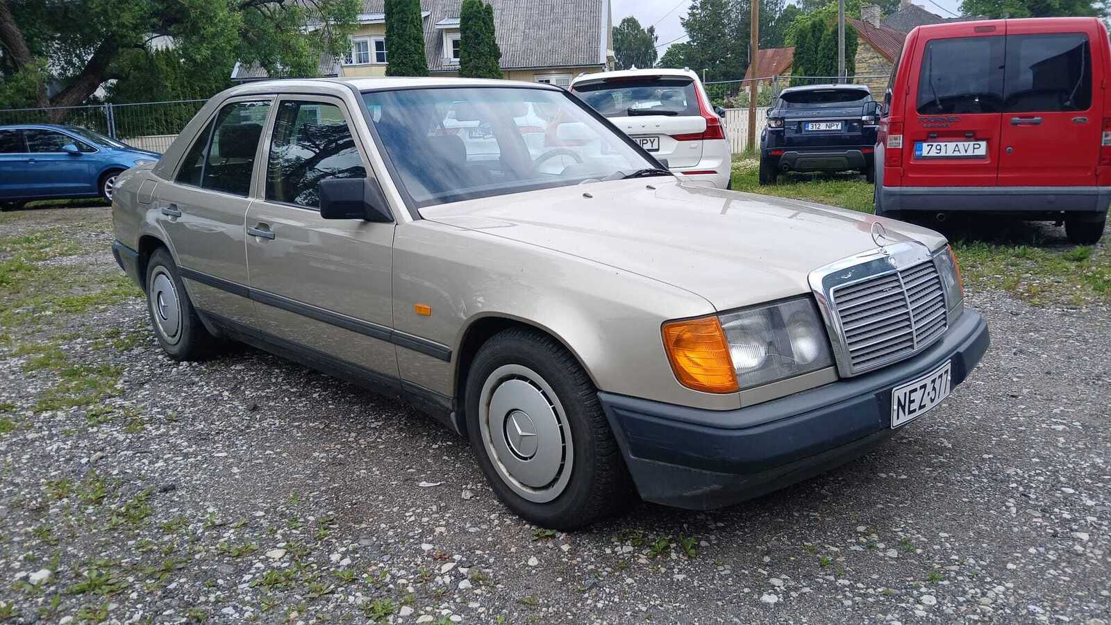 Mercedes-Benz 250 1988, photo 2/18