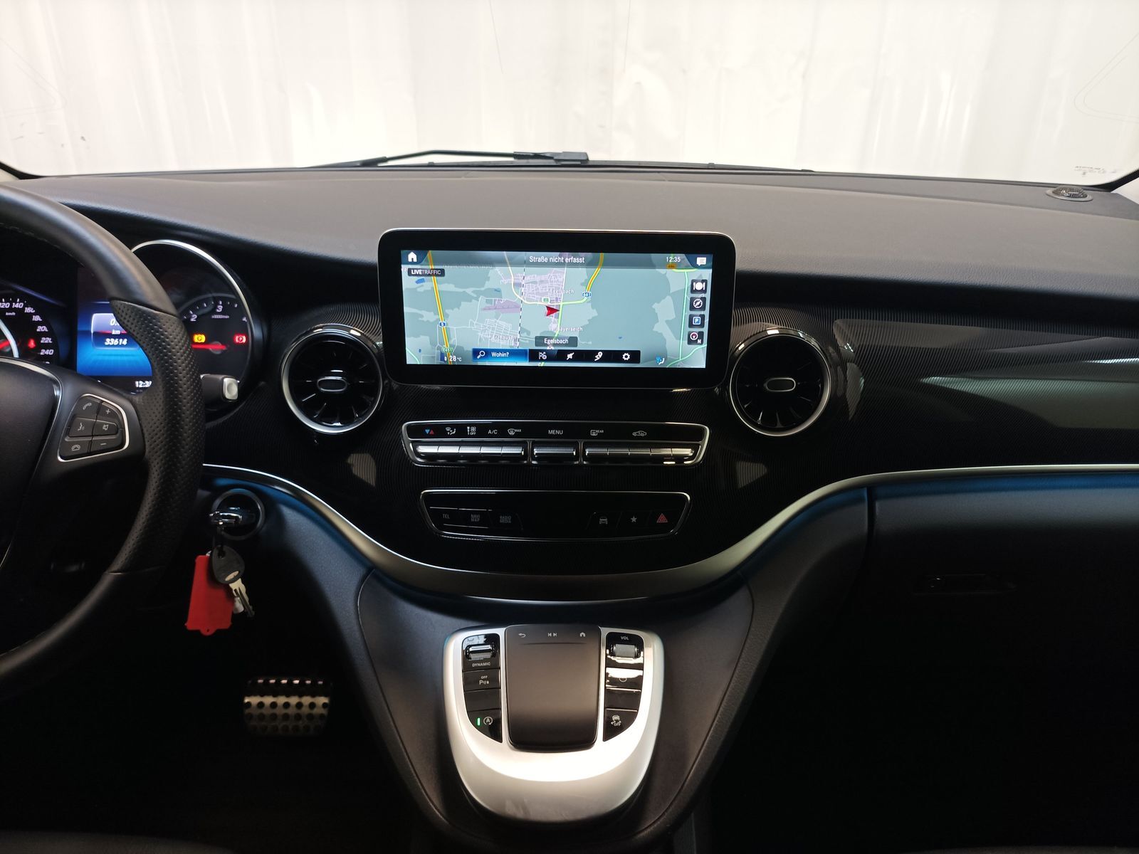 Mercedes-Benz V 300 2024, photo 6/8