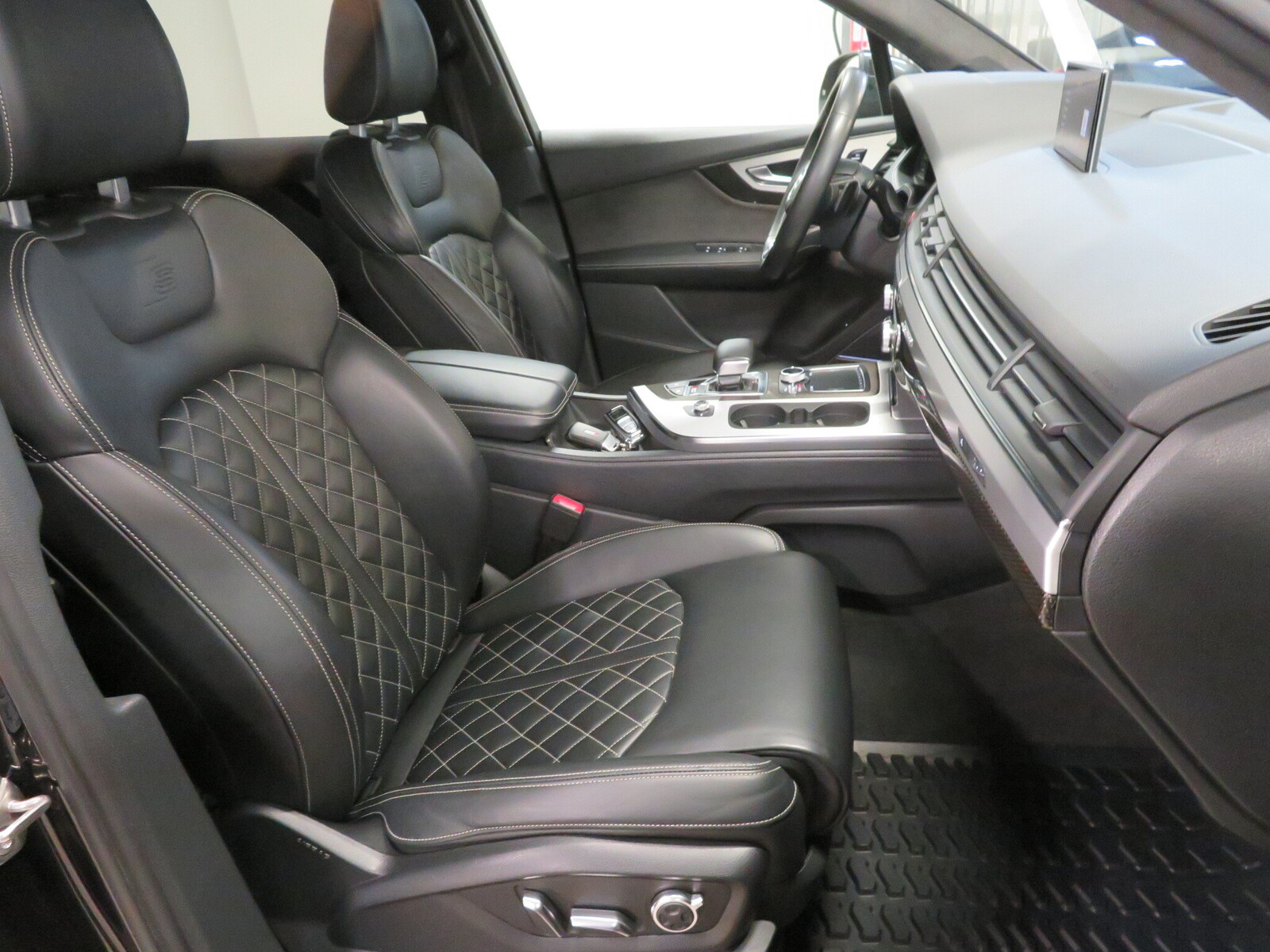 Audi SQ7 N1 KAT 4.0 320kW 2018, photo 4/15