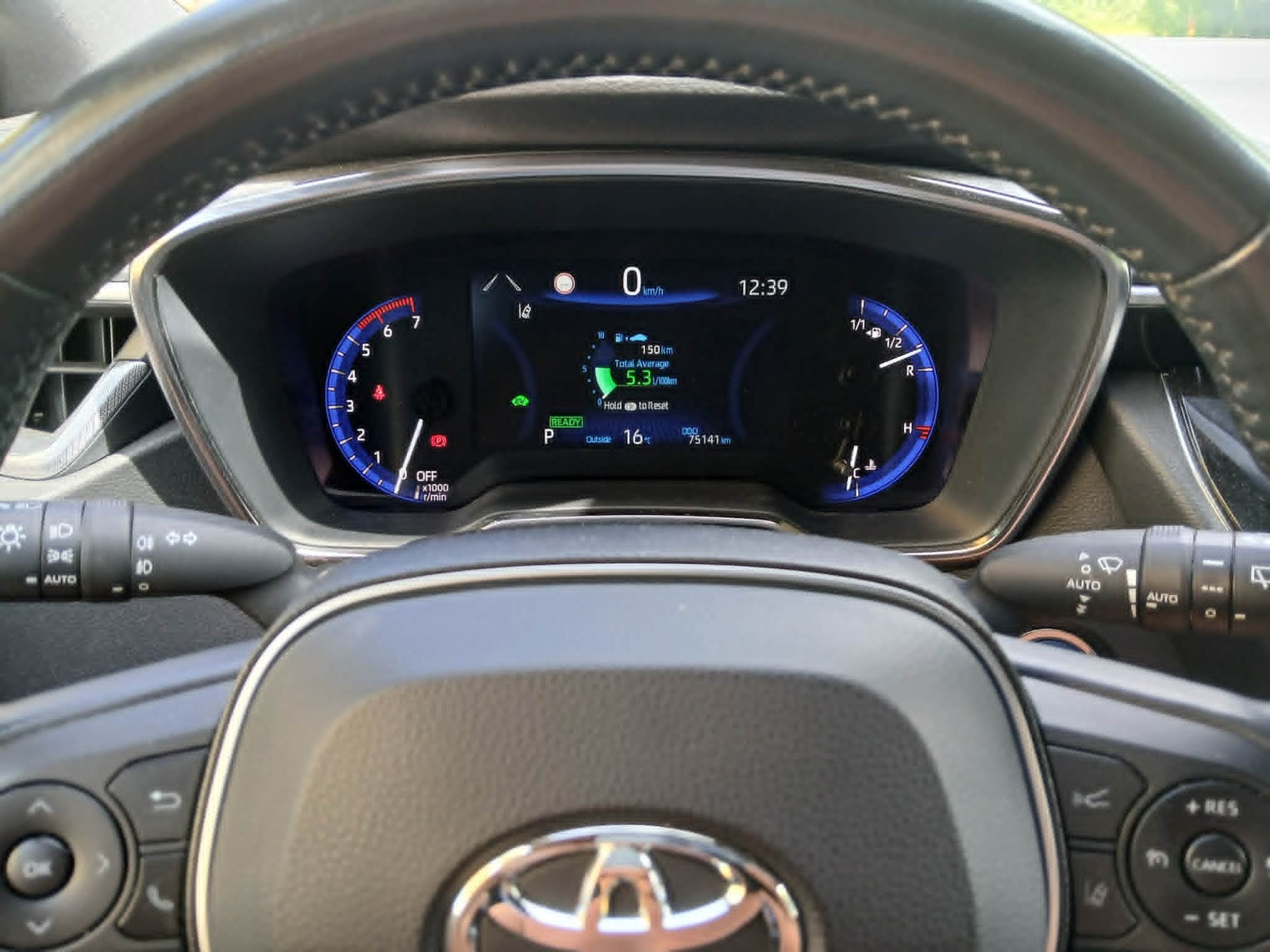Toyota Corolla 2022, photo 6/9