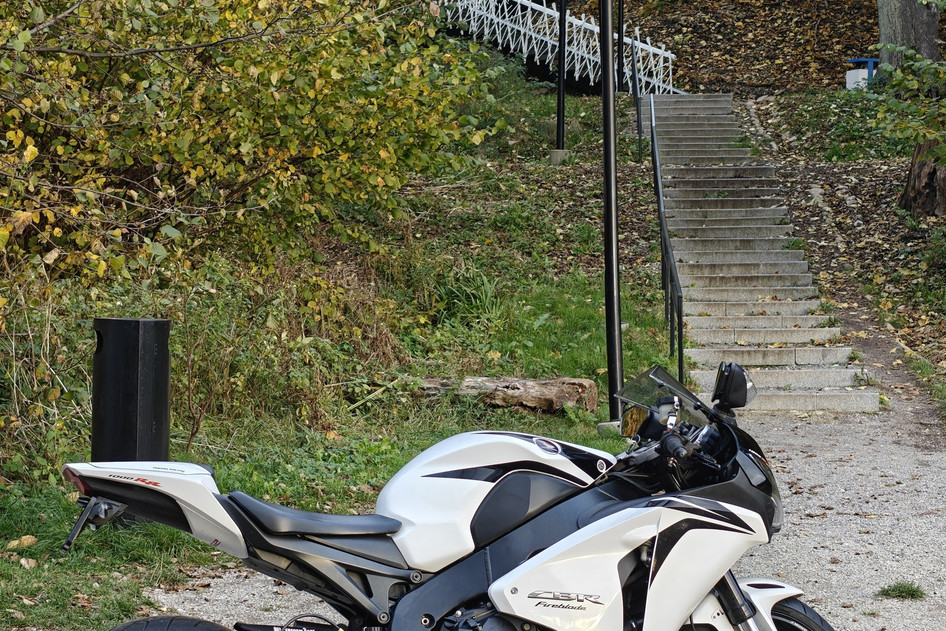 Honda CBR 1000RR, 2008, 1.0, 131 kW, benzīns, manuālā, aizmugurējā piedziņa