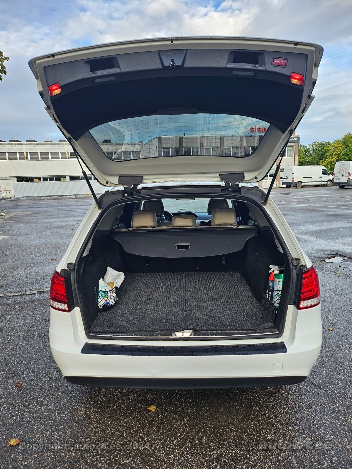 Mercedes-Benz E 200 2016, kuva 3/11