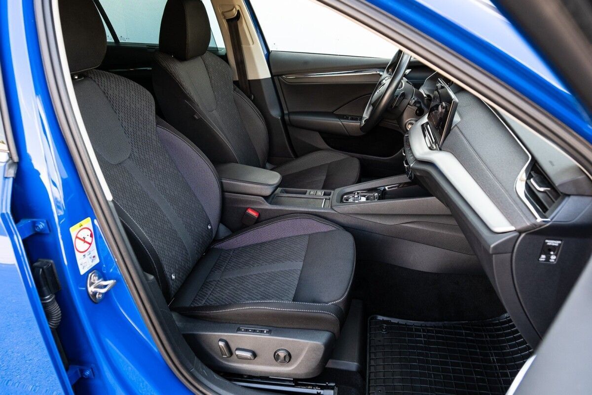 Škoda Octavia 2023, photo 7/29