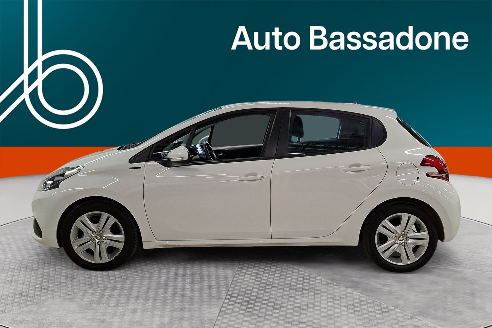 Peugeot 208 2019, photo 2/10