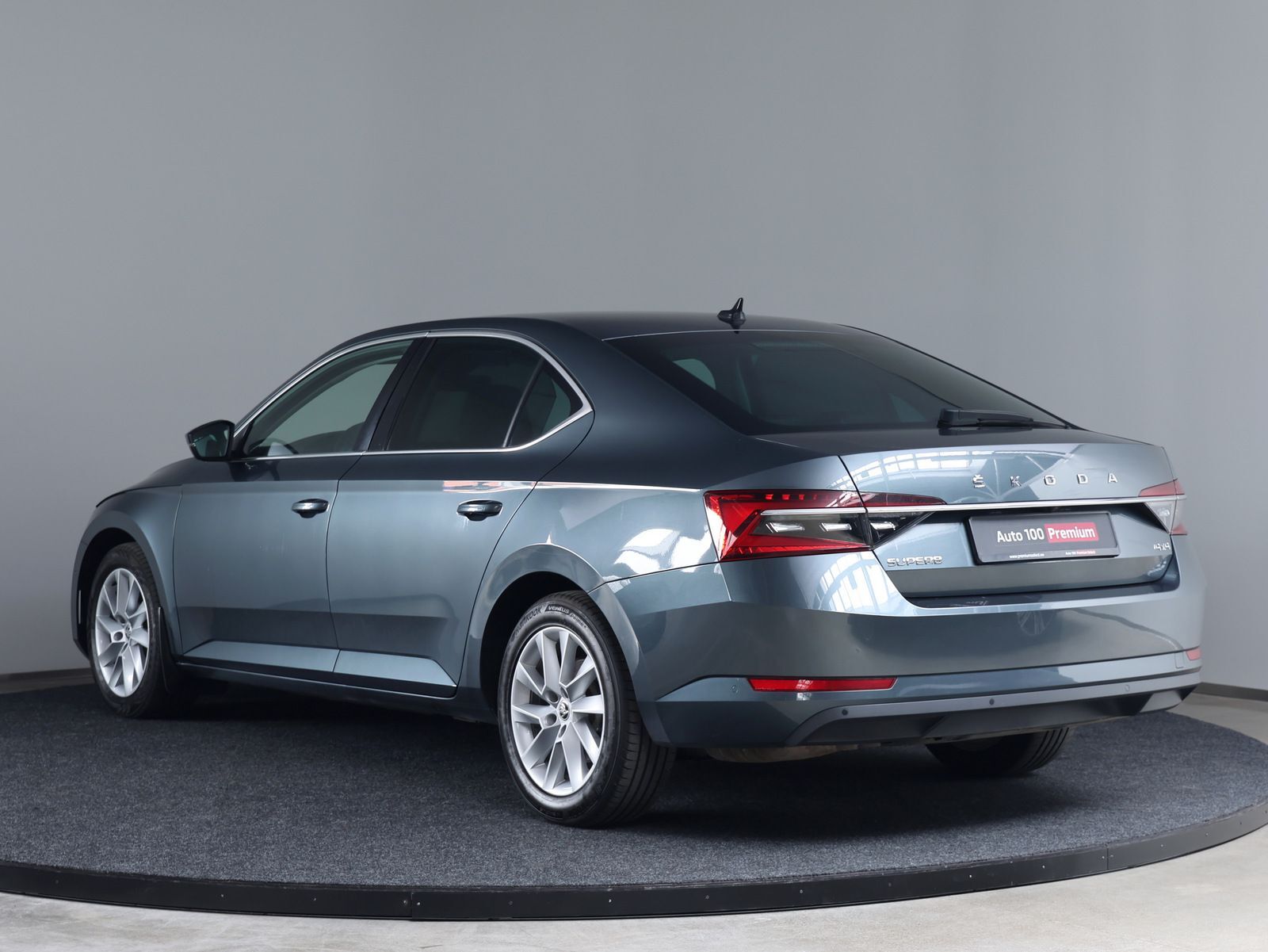 Škoda Superb 2021, photo 4/26