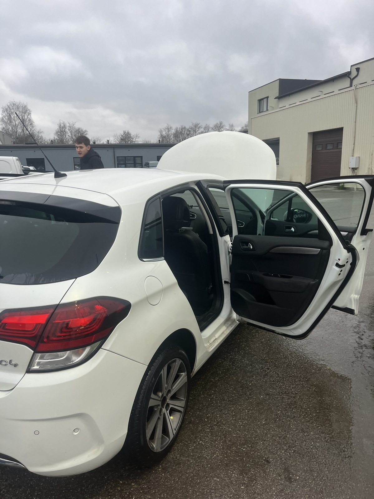 Citroën C4 2017, photo 5/9
