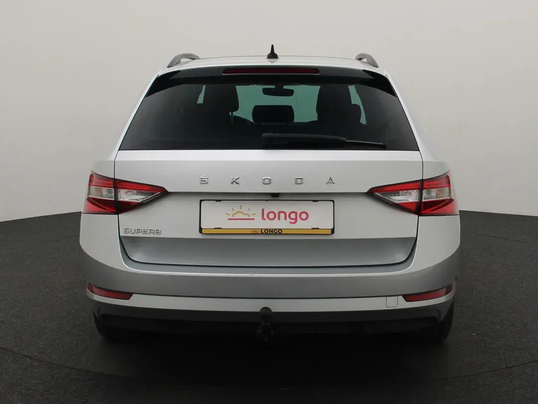 Škoda Superb 2022, photo 5/10