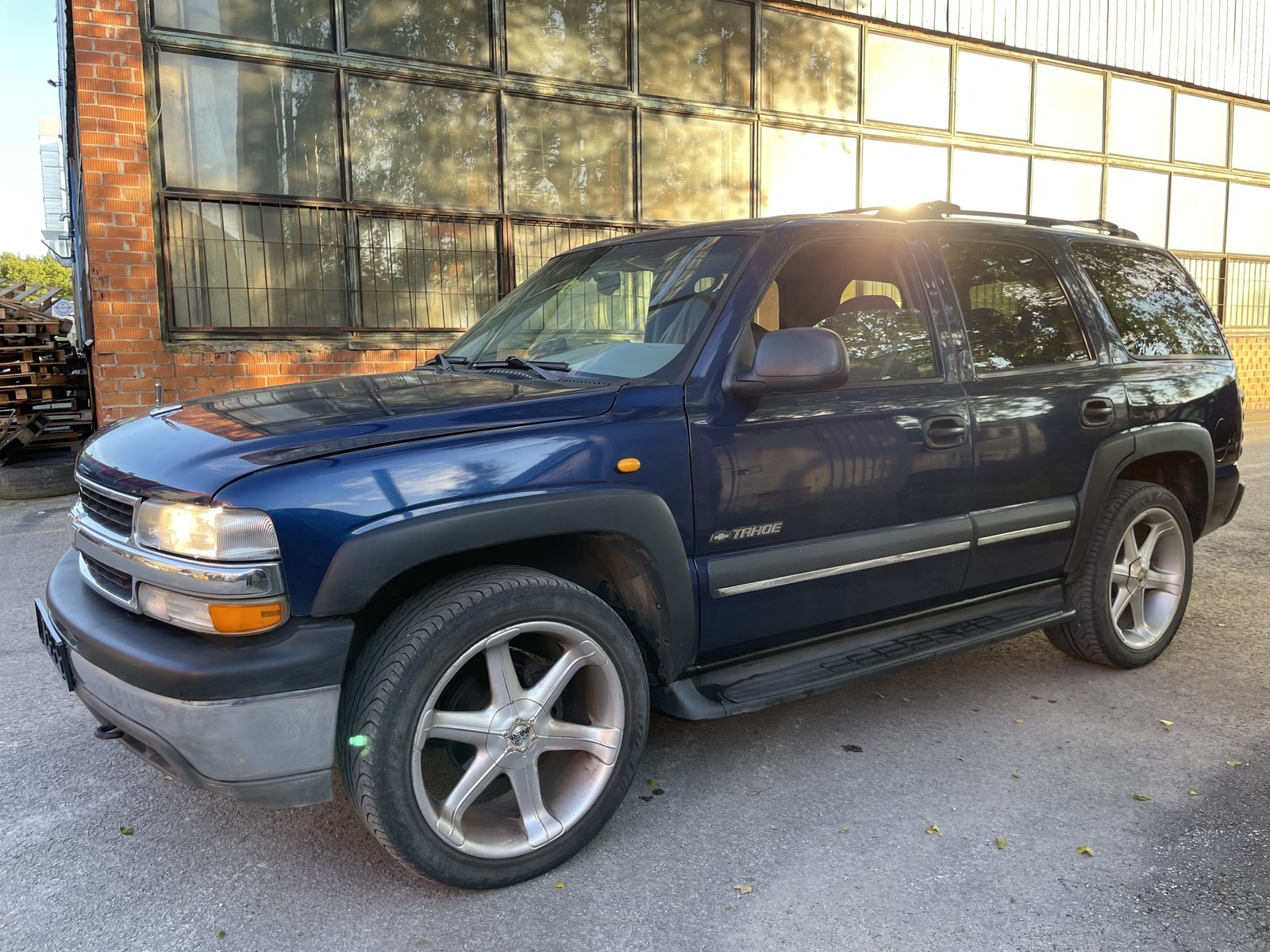 Chevrolet Tahoe LS 2002, kuva 3/25