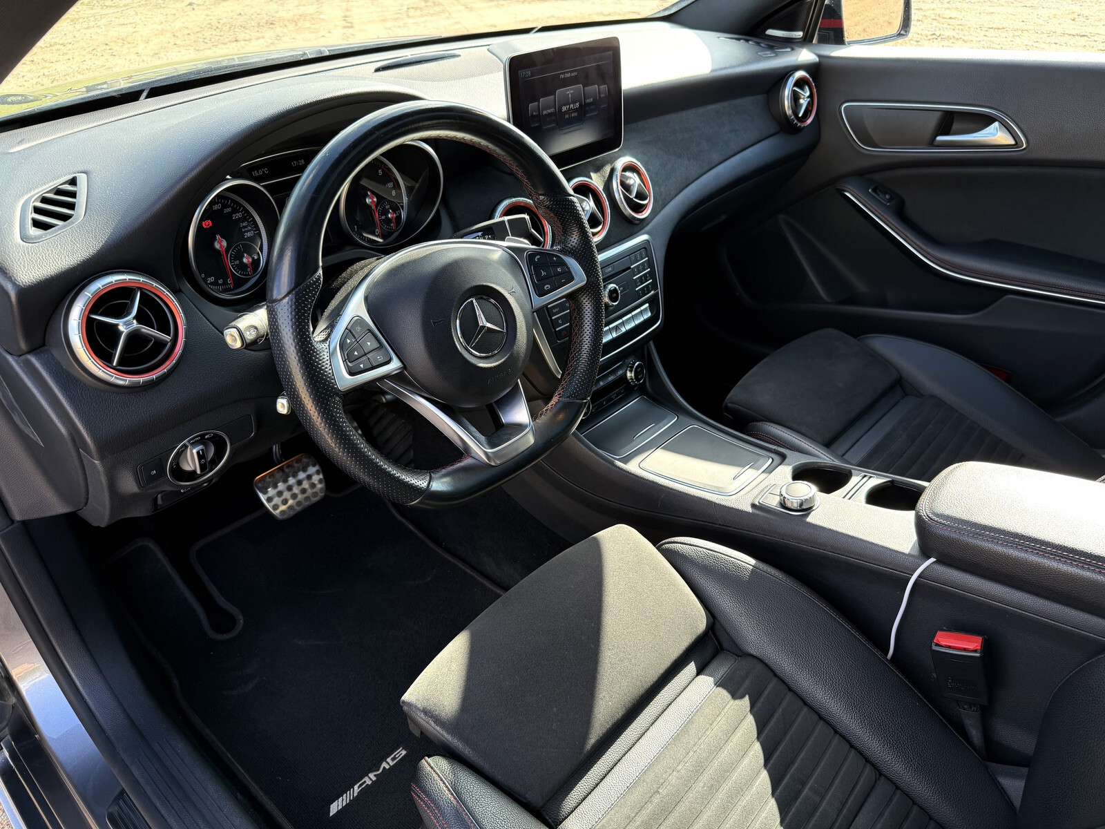 Mercedes-Benz CLA 220 2017, kuva 7/11
