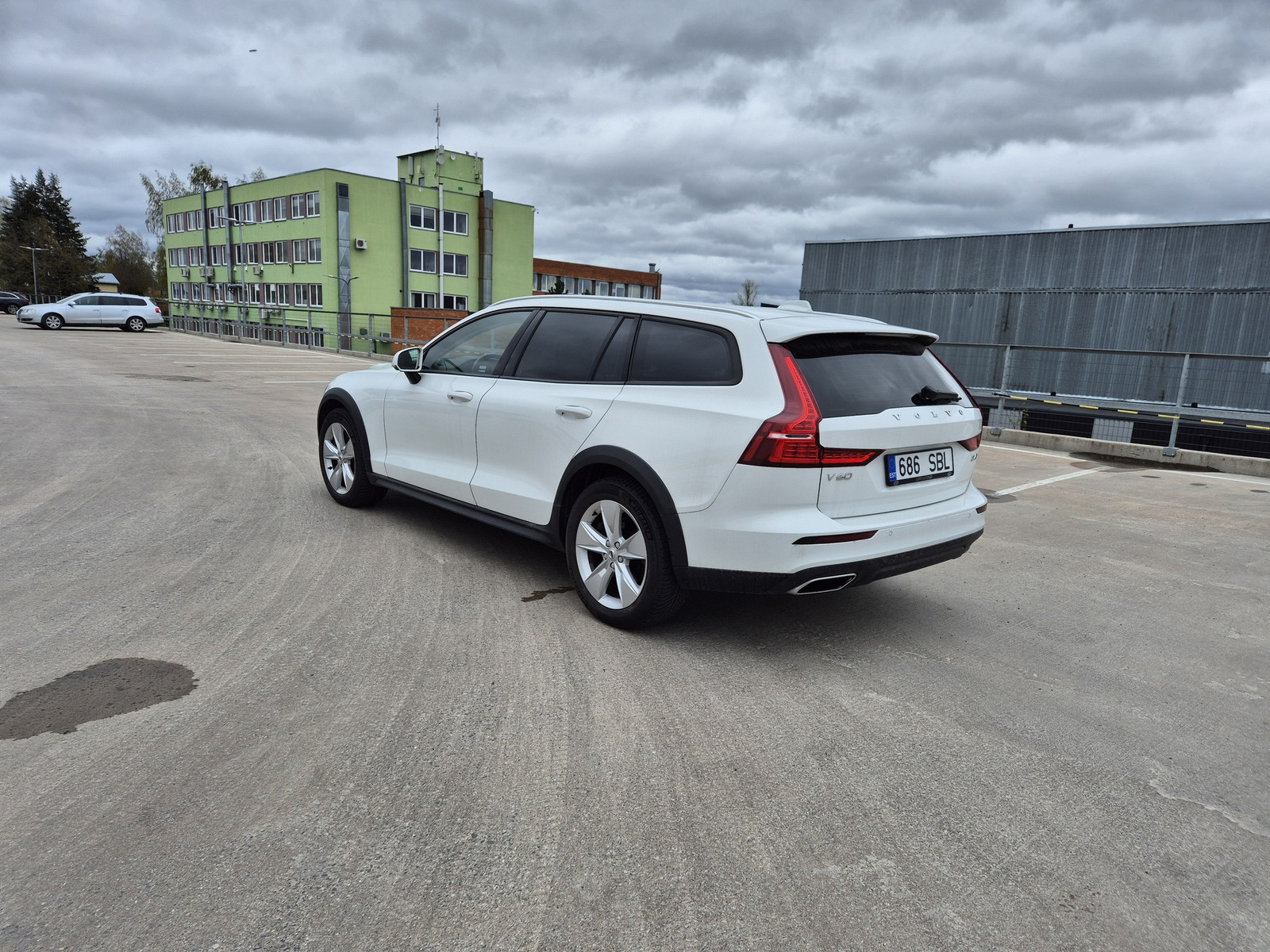 Volvo V60 Cross Country 2019, photo 2/10